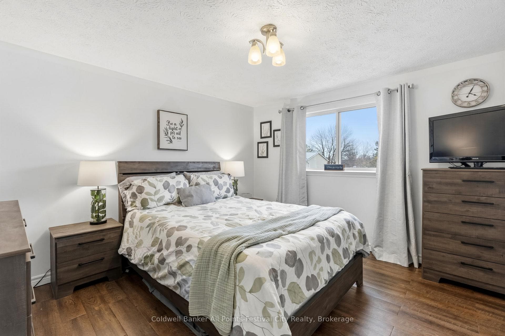 146 Bennett Street photo 23