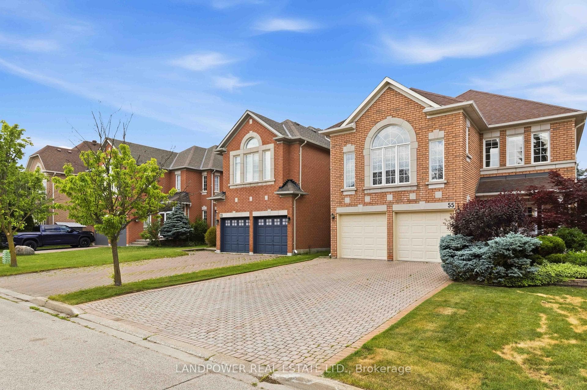 55 Garland Crescent photo 2