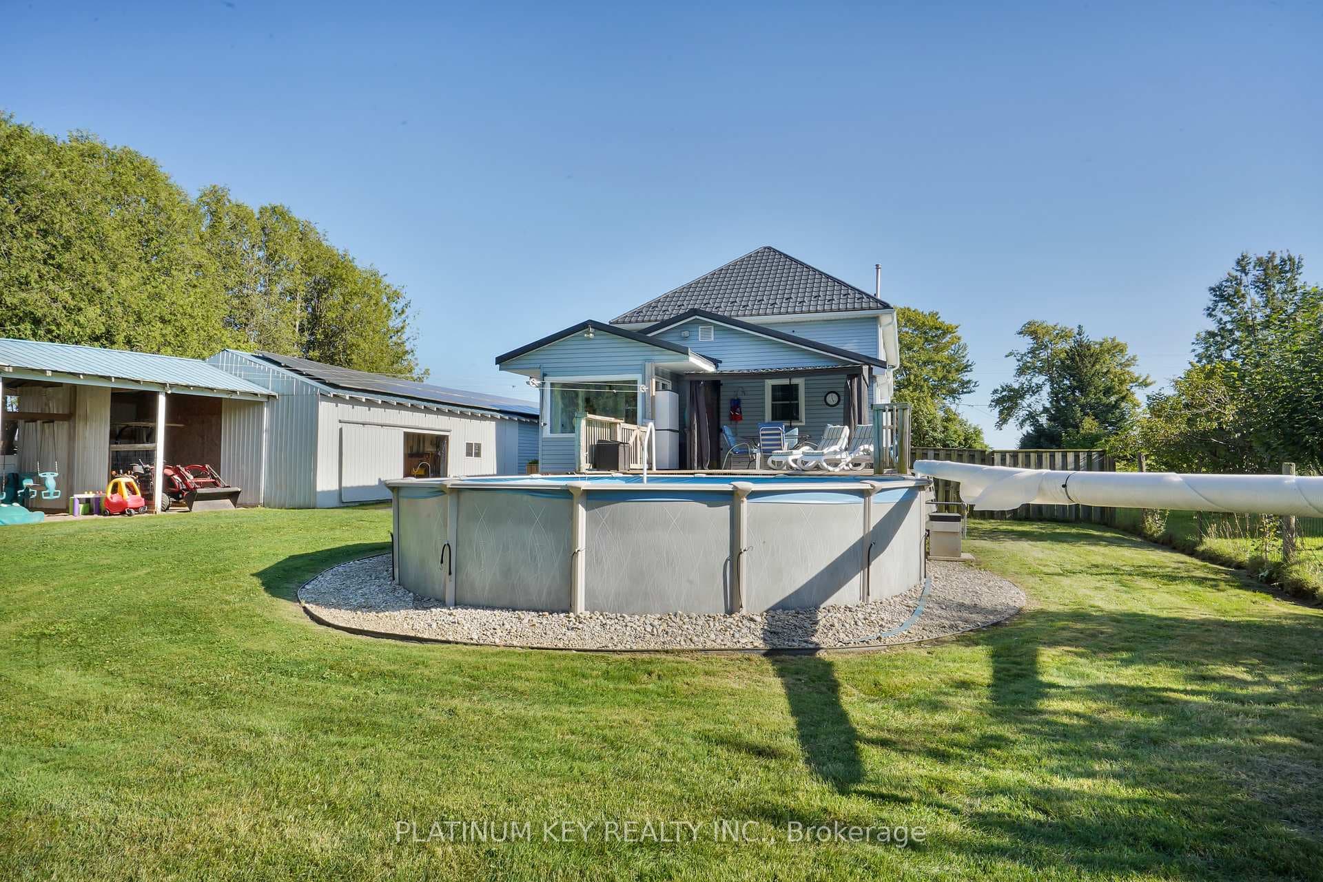 4756 Dundas Street photo 13