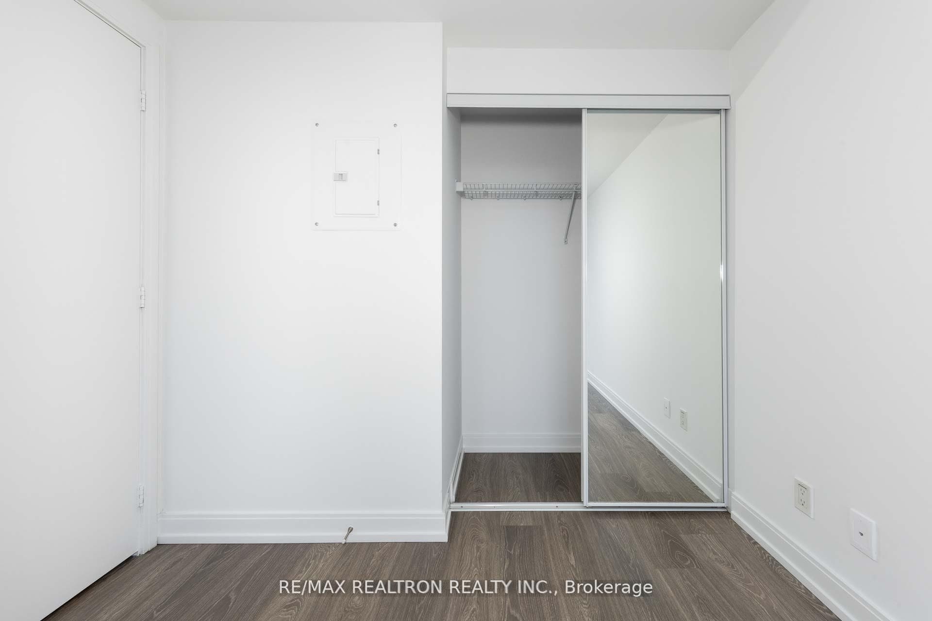 181 Dundas Street Unit 5507 photo 19