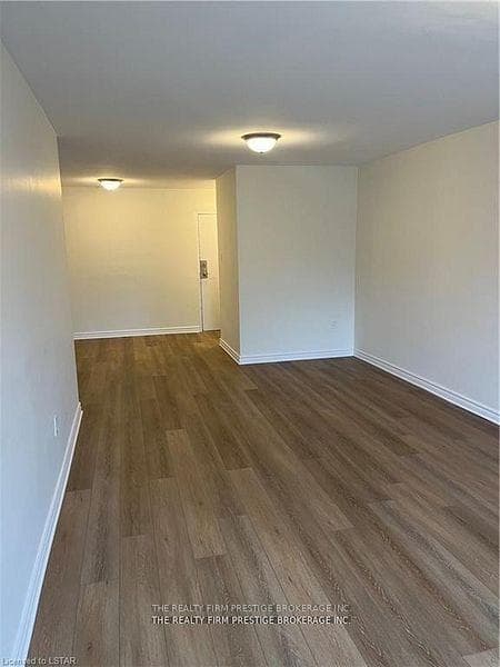 583 Mornington Avenue Unit 211 photo 2