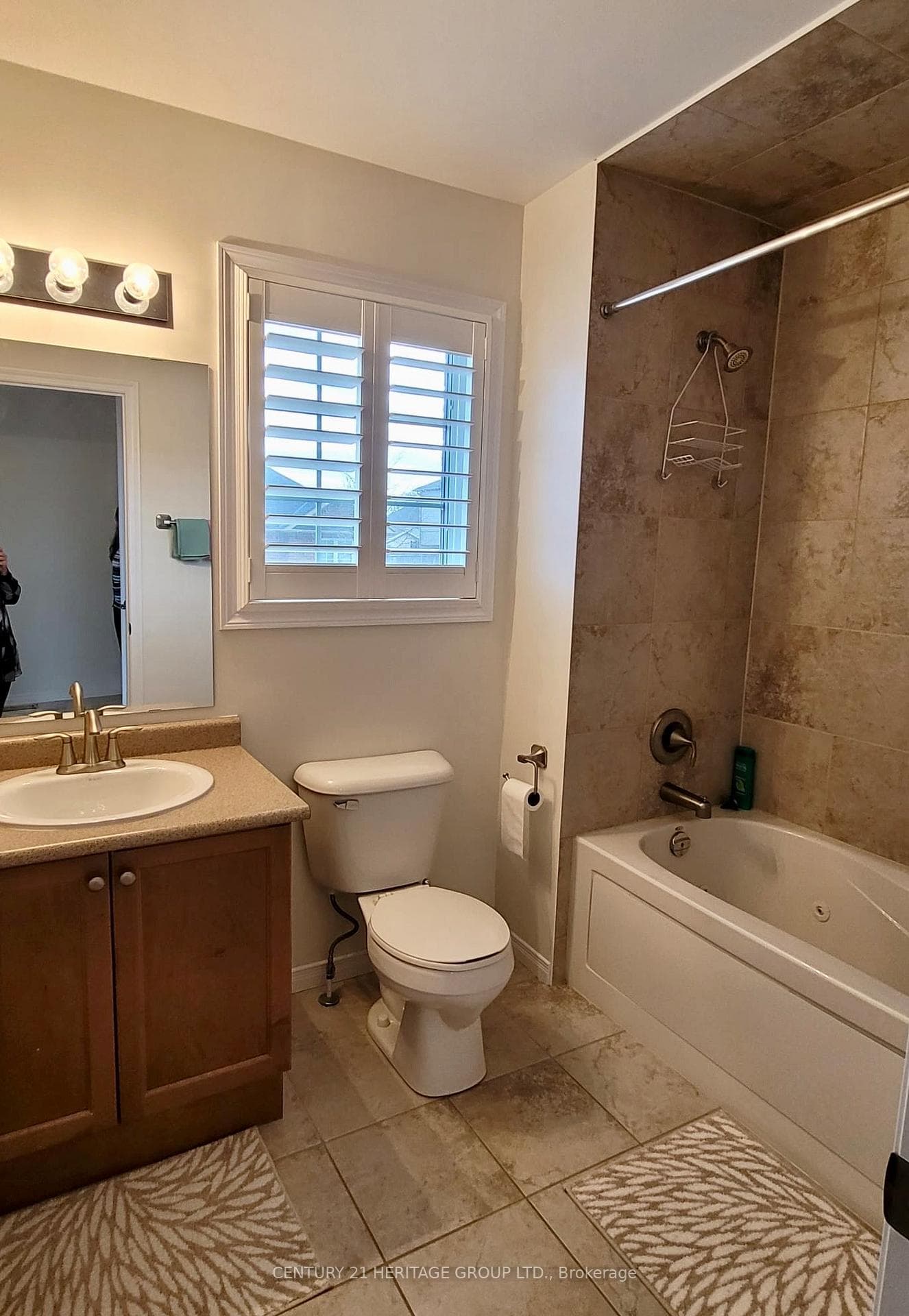 1686 Northfield Avenue photo 9