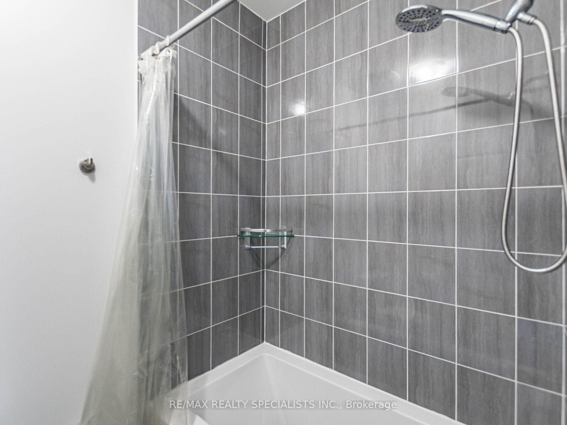 270 Victoria Street photo 36