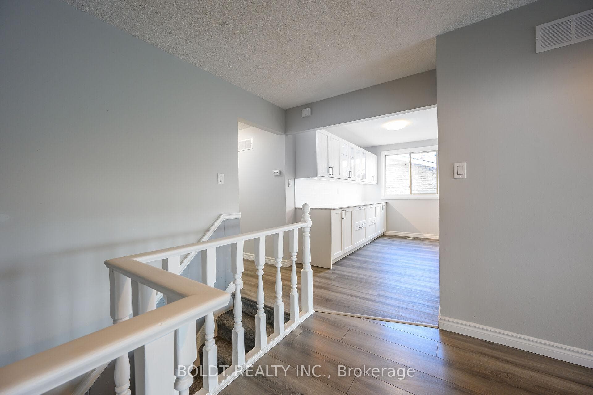 50 Adis Avenue photo 8