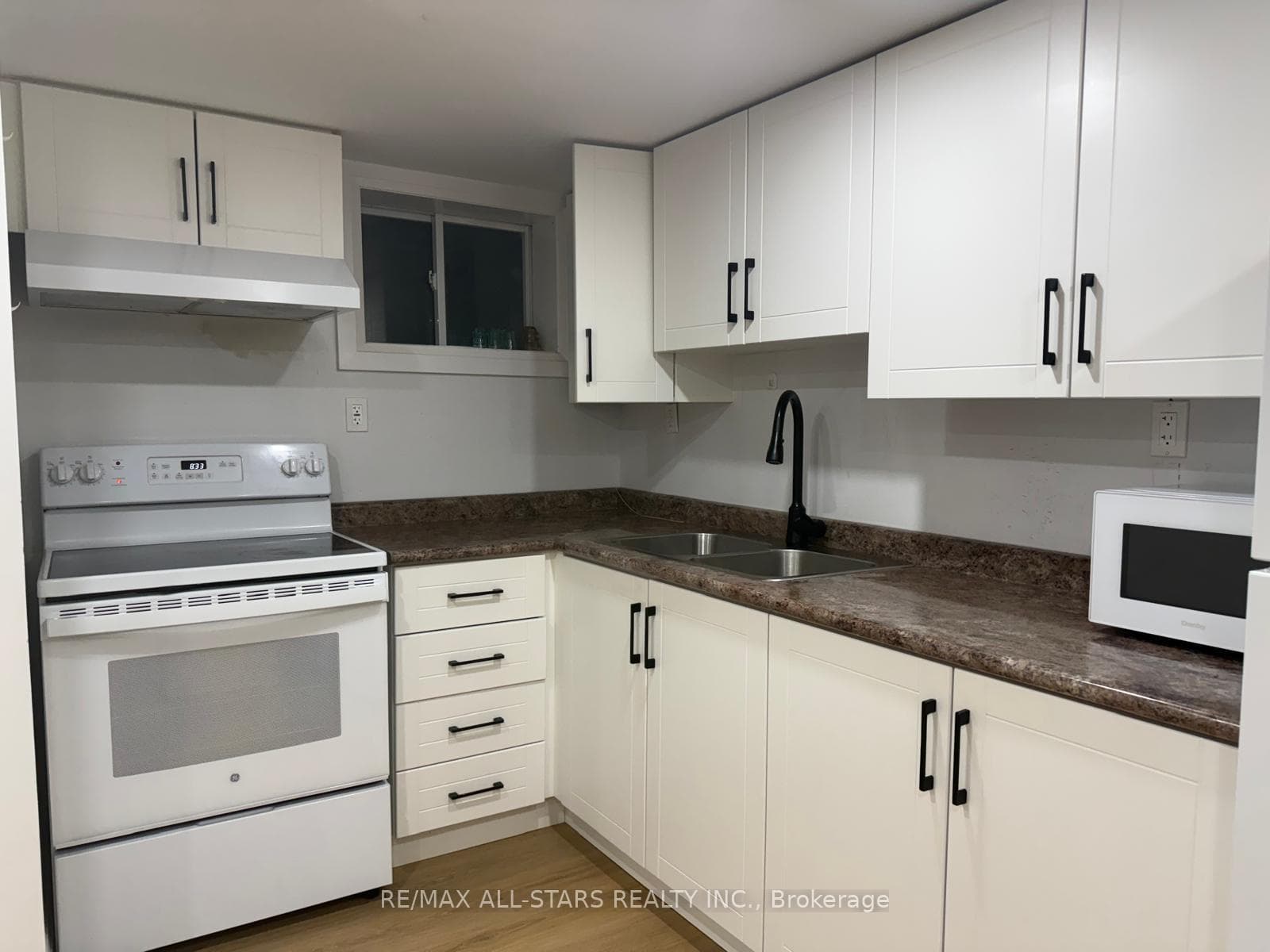 1554 Warden Avenue photo 15