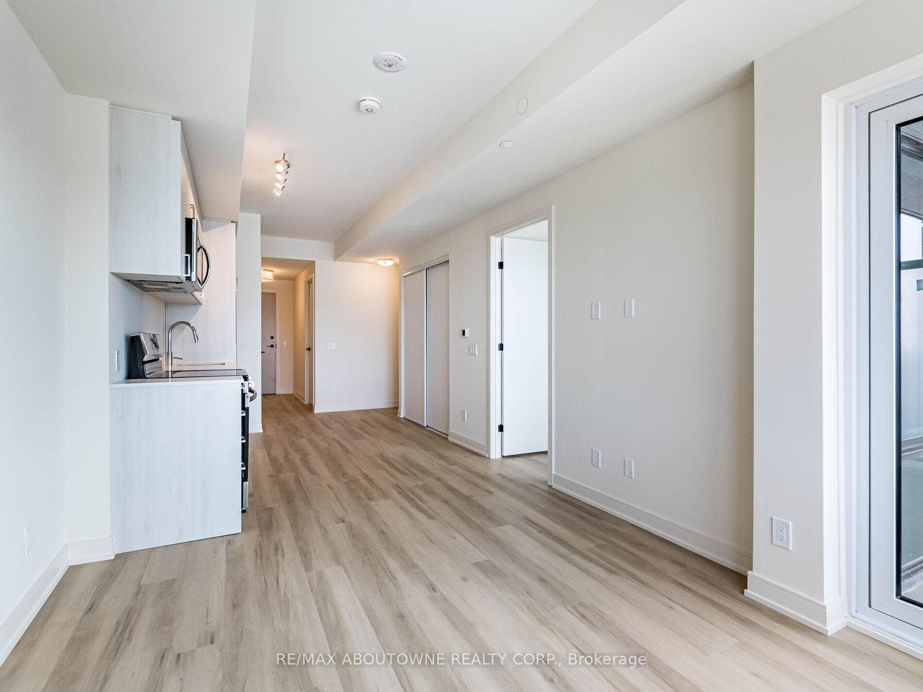 8020 Derry Road Unit 2401 photo 12
