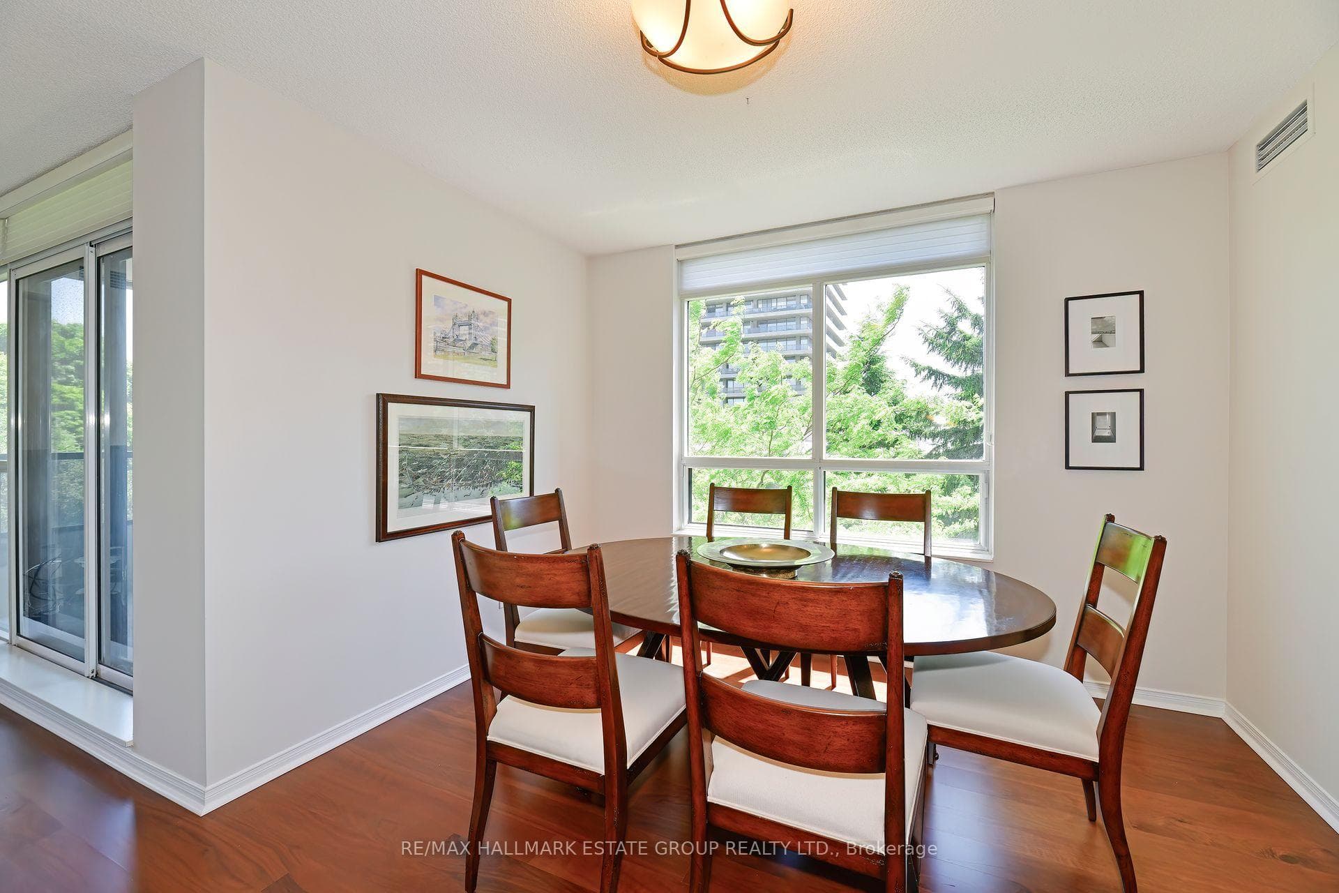 38 Avoca Avenue Unit 403 photo 9