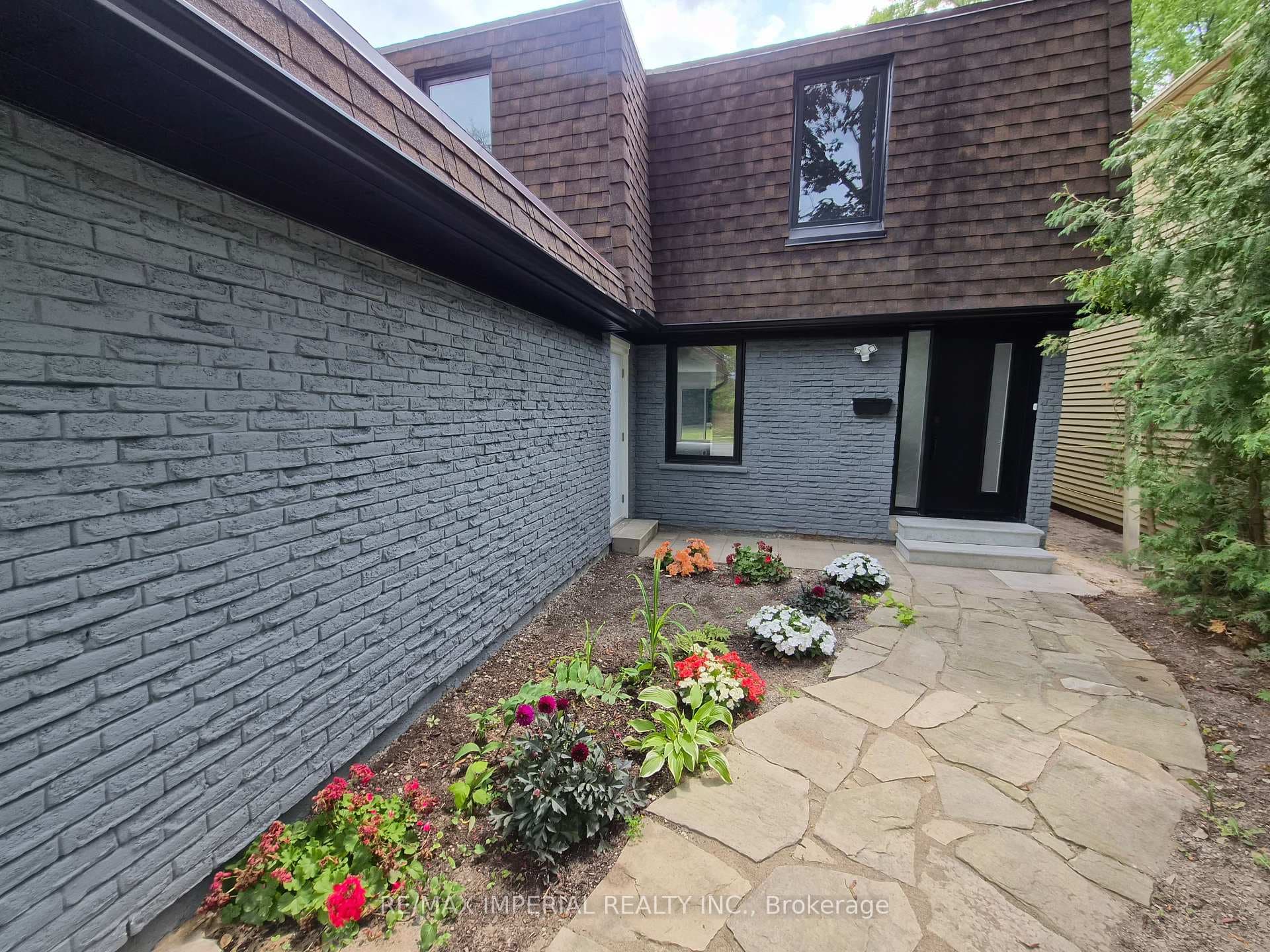 191 Avenue Road photo 2