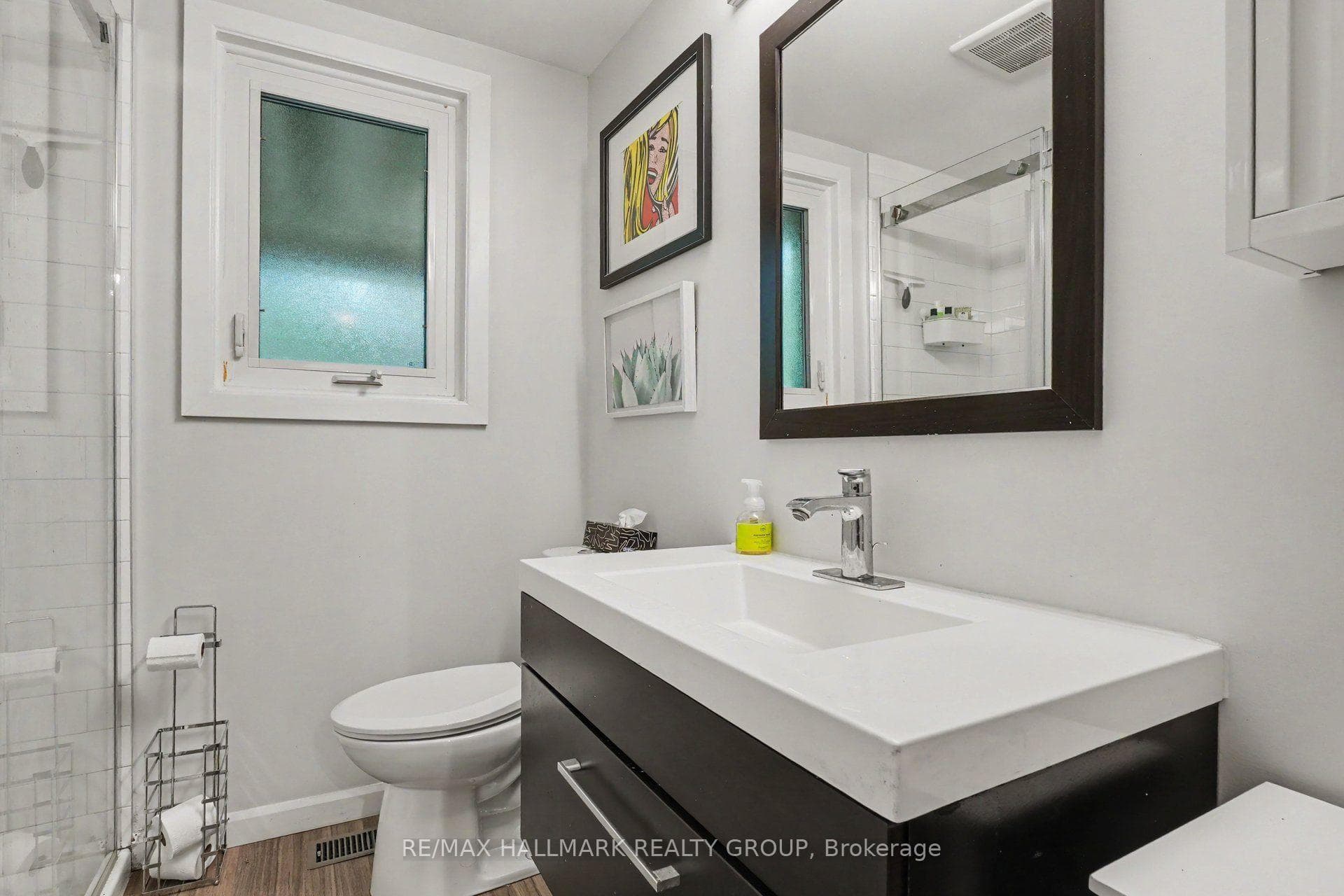 657 Golden Avenue photo 17