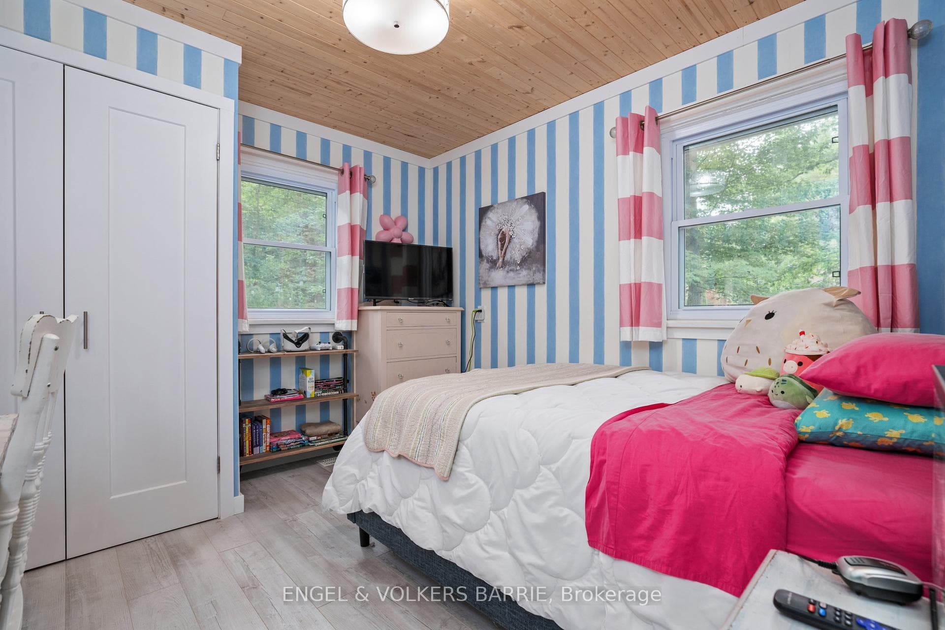 661 Tiny Beaches Road photo 19