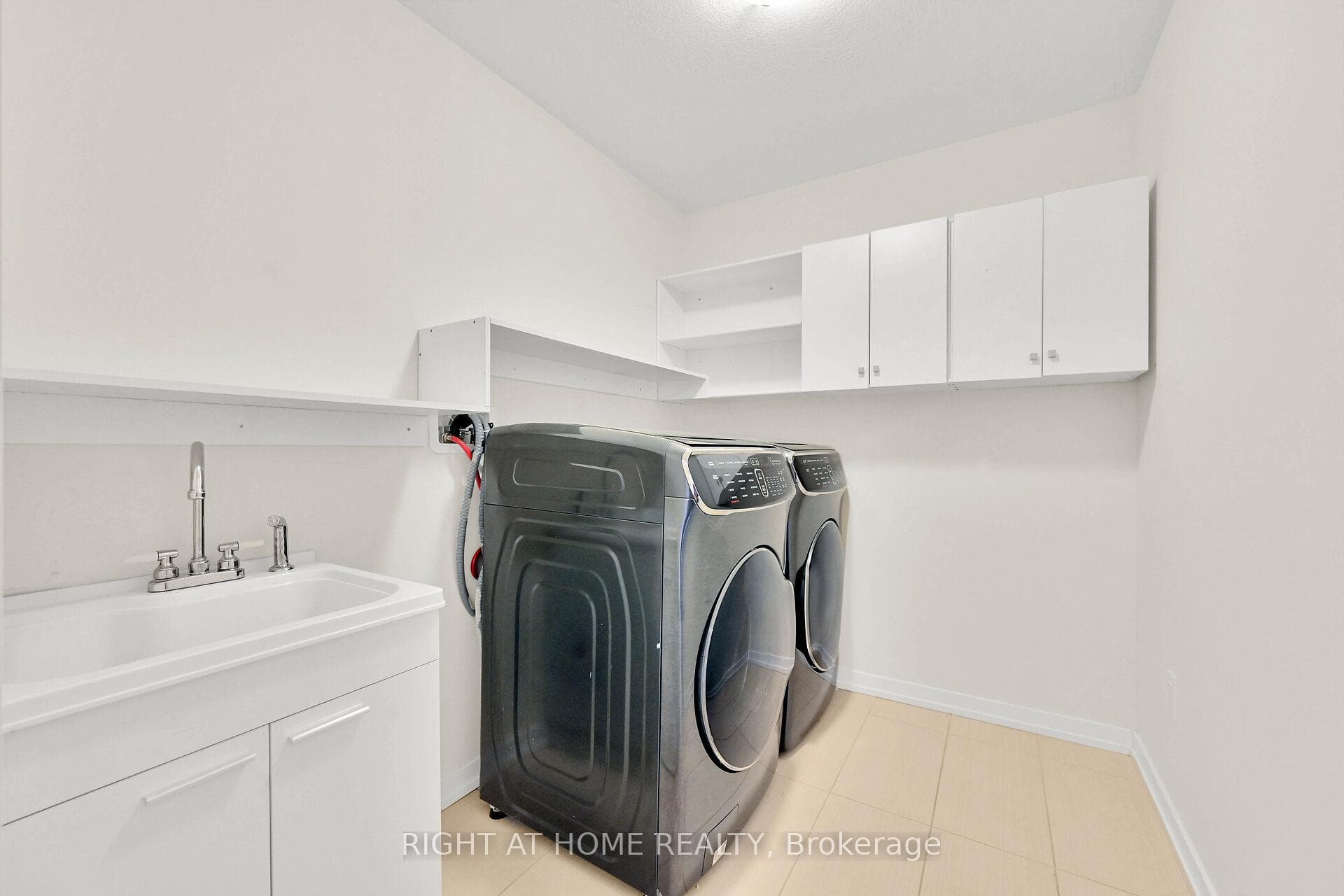 31 Prestwick Street photo 32