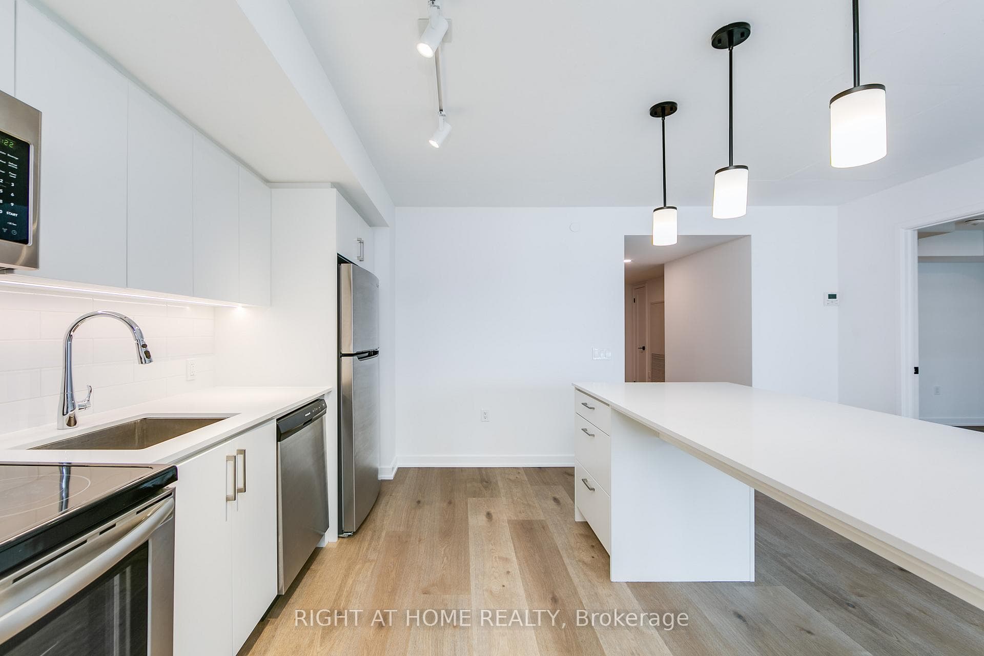 897 College Street Unit 305 photo 19