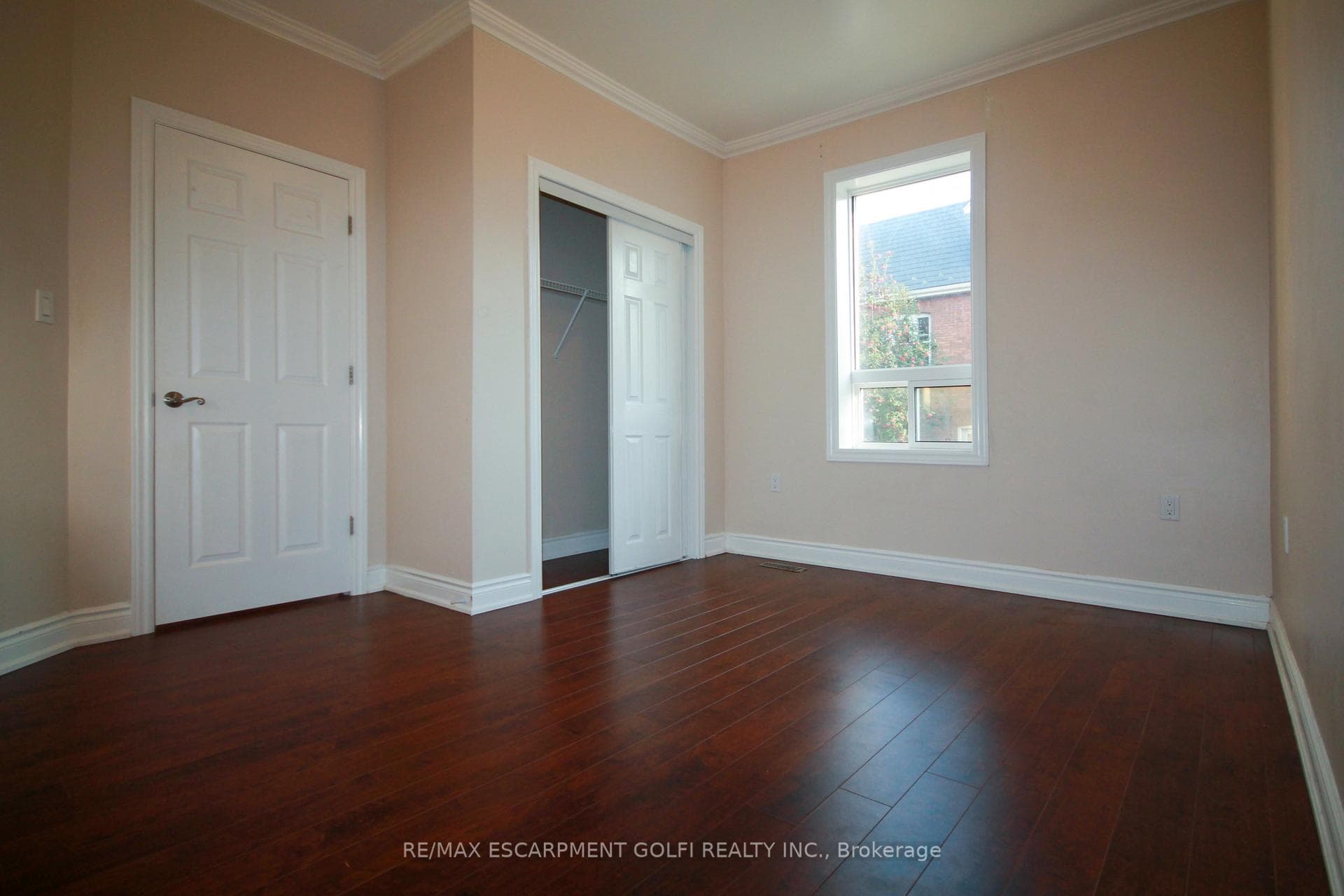 52 Cedar Avenue photo 23