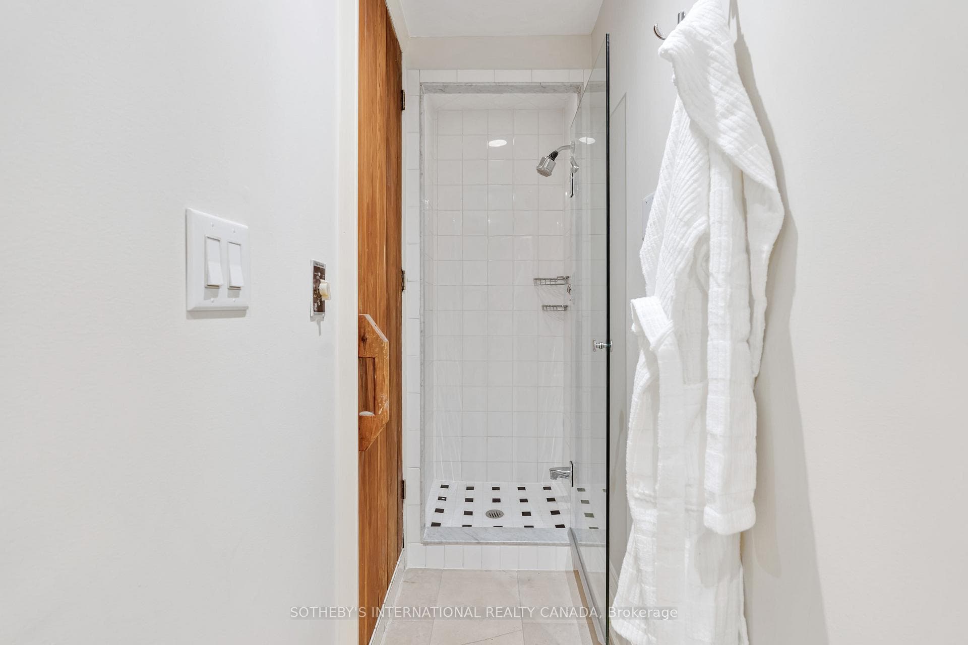 103 Russell Hill Road photo 27