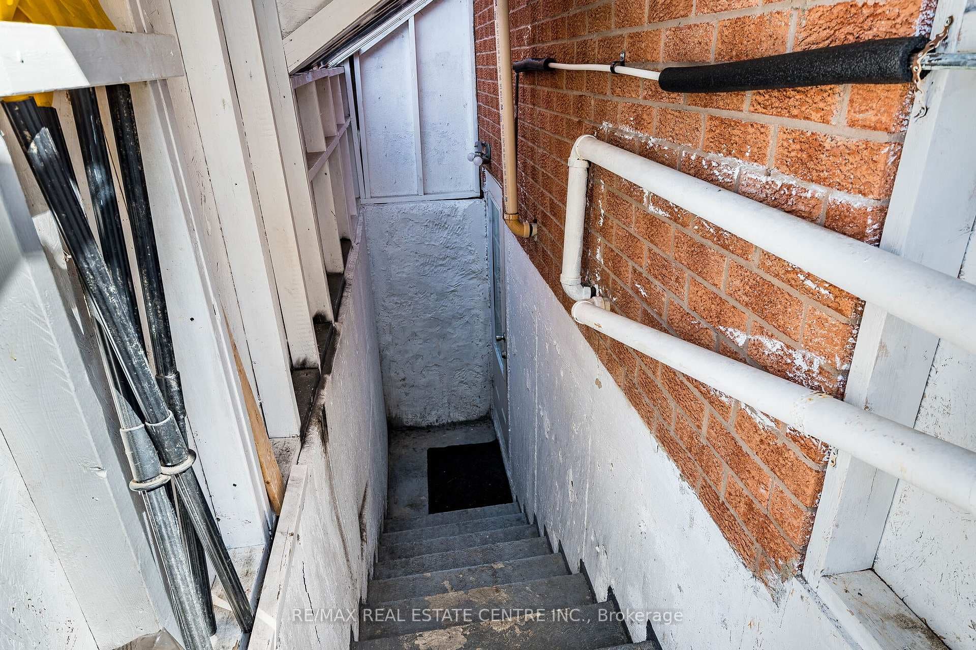 35 Twisted Oak Street photo 47