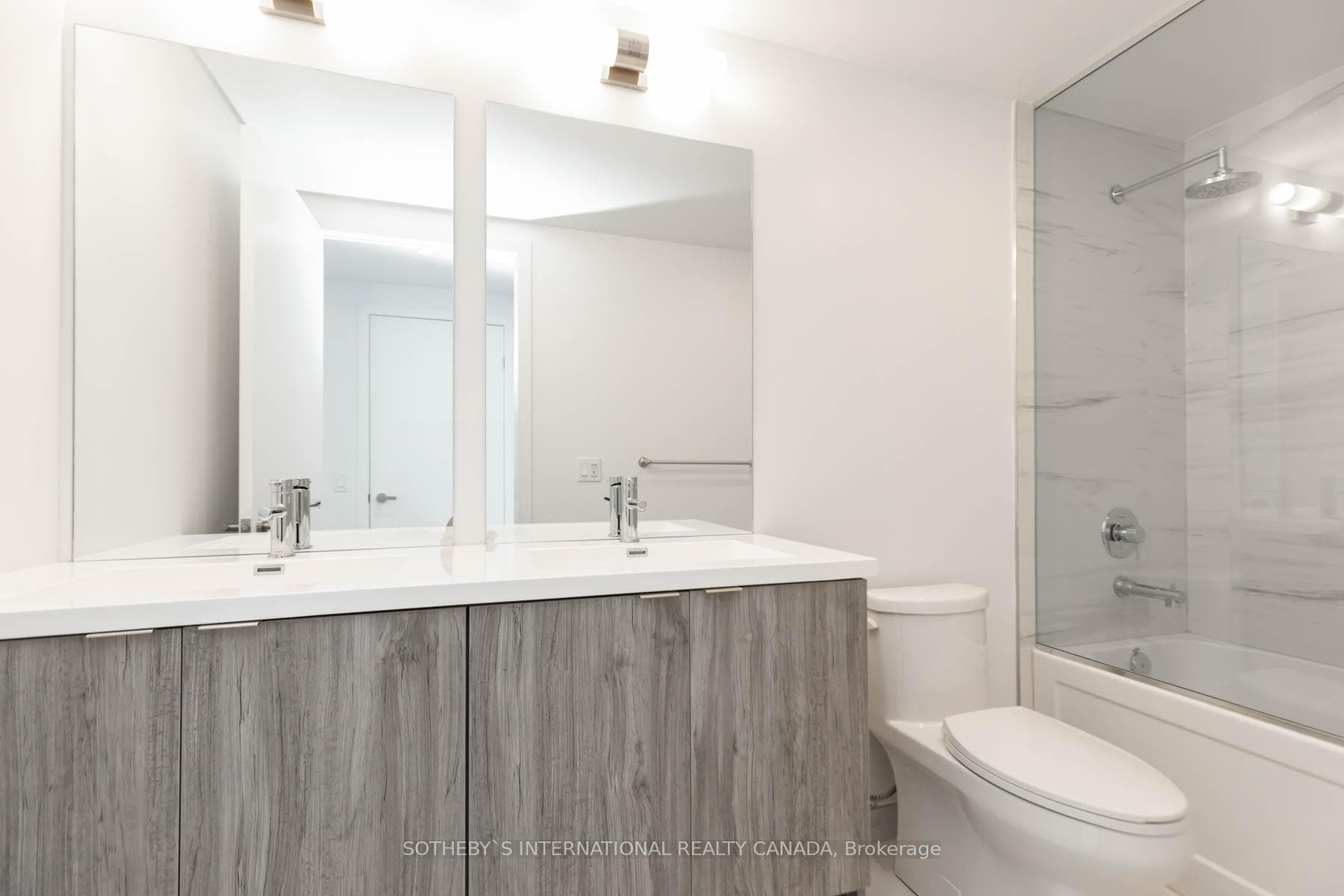 138 Downes Street Unit 7209 photo 19