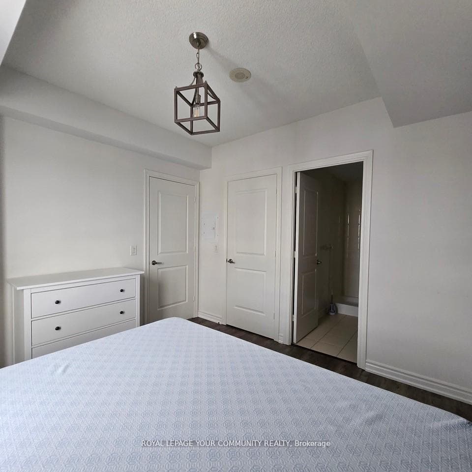 9245 Jane Street Unit 312 photo 16