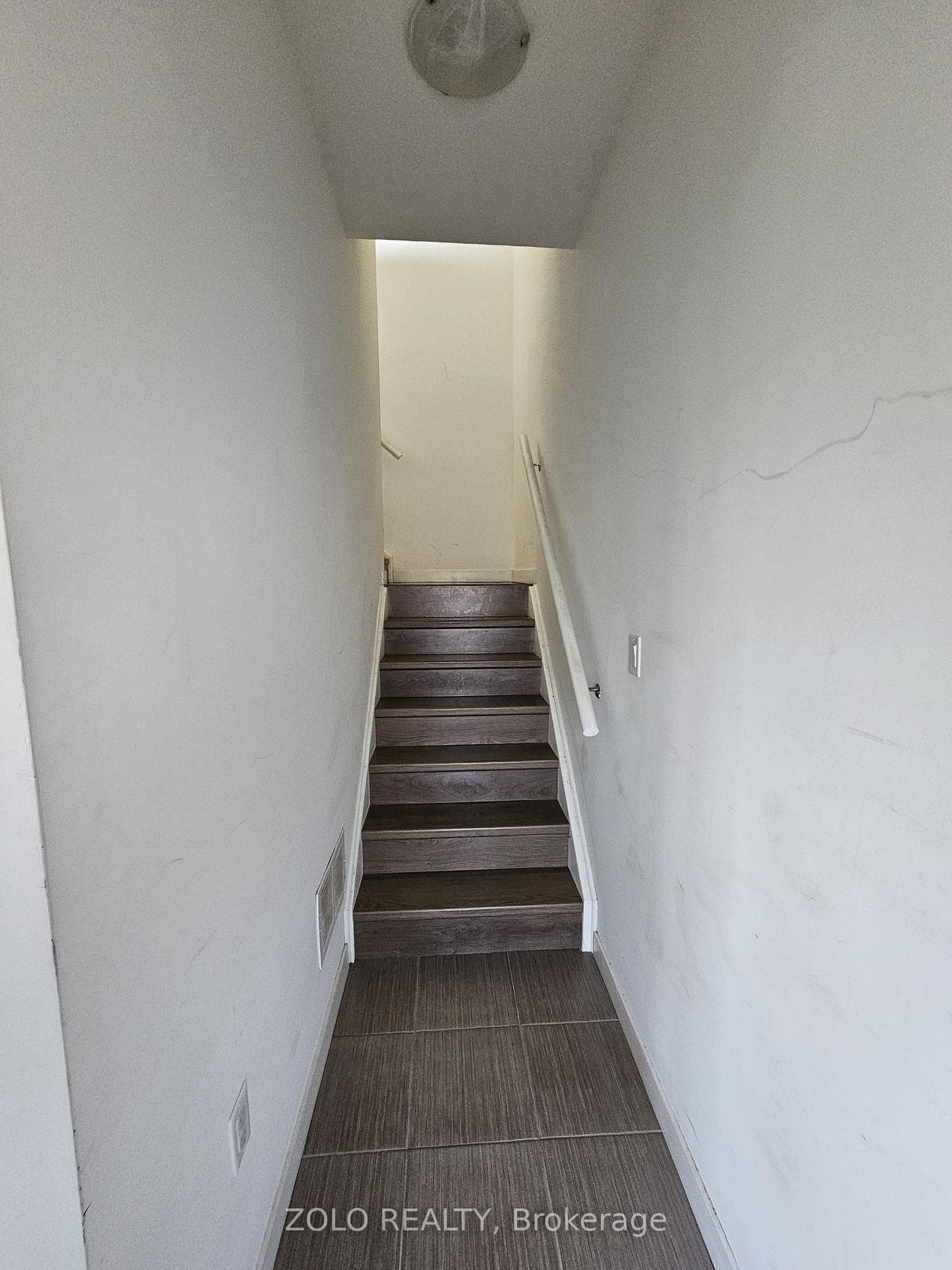 369 Essa Road Unit 96 photo 5