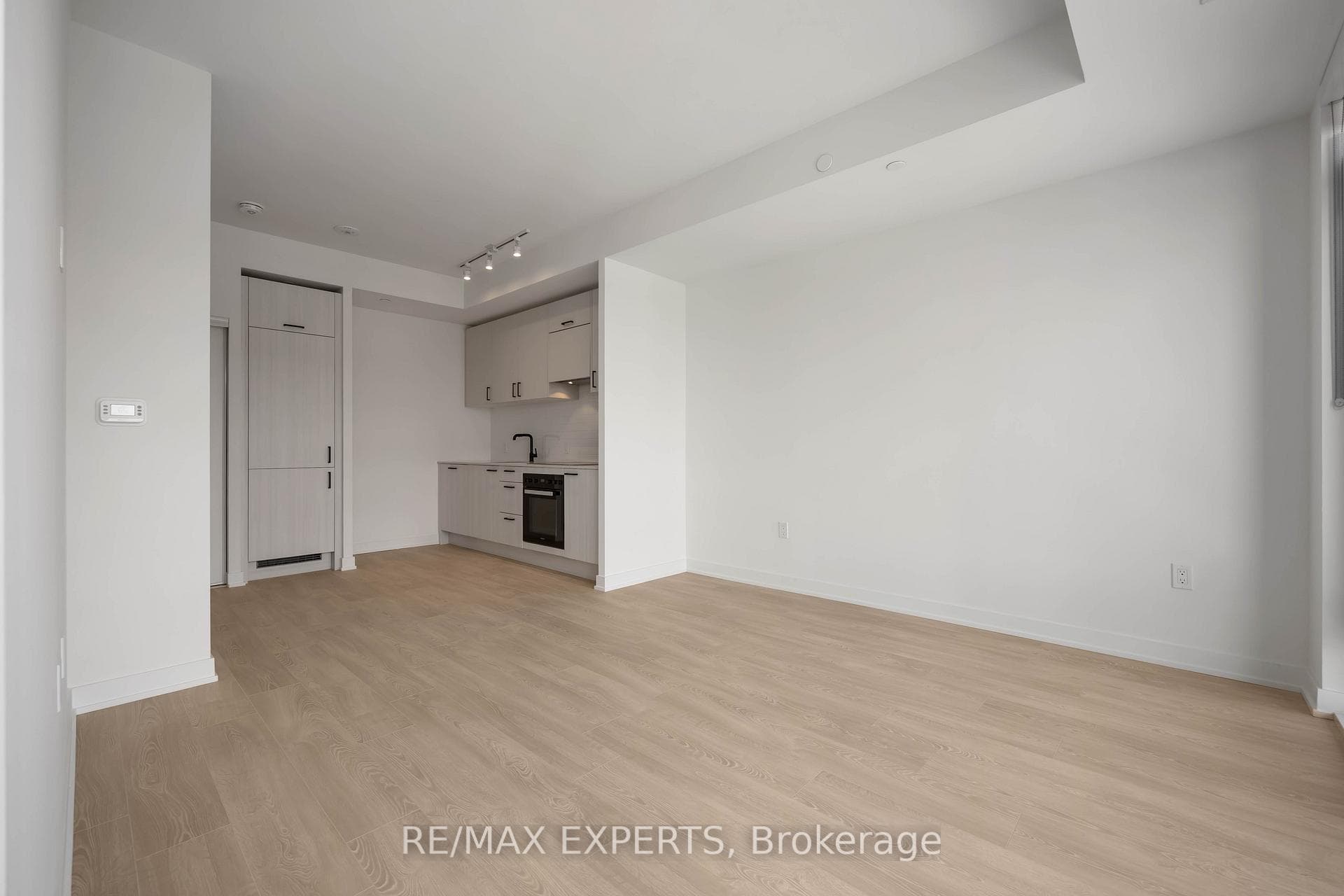 1 Quarrington Lane Unit 908 photo 22