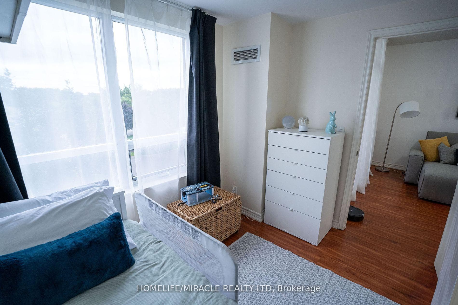 9235 Jane Street Unit 303 photo 19