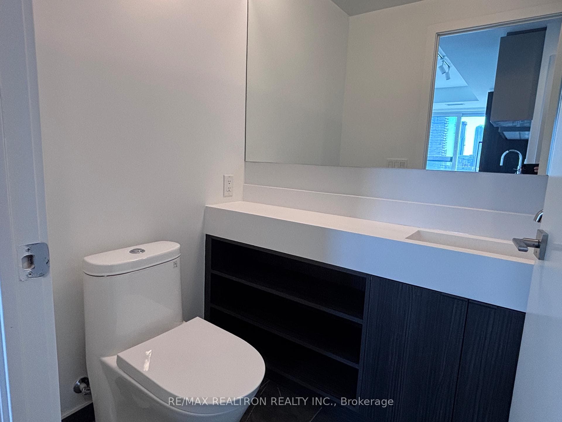 252 Church Street Unit 2515 photo 9