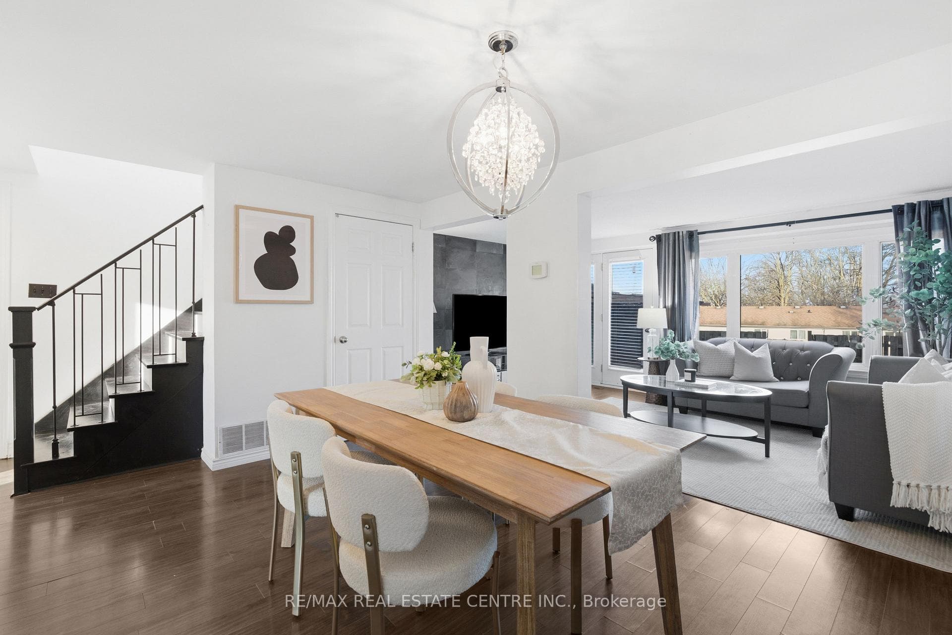 673 Hillview Road photo 11