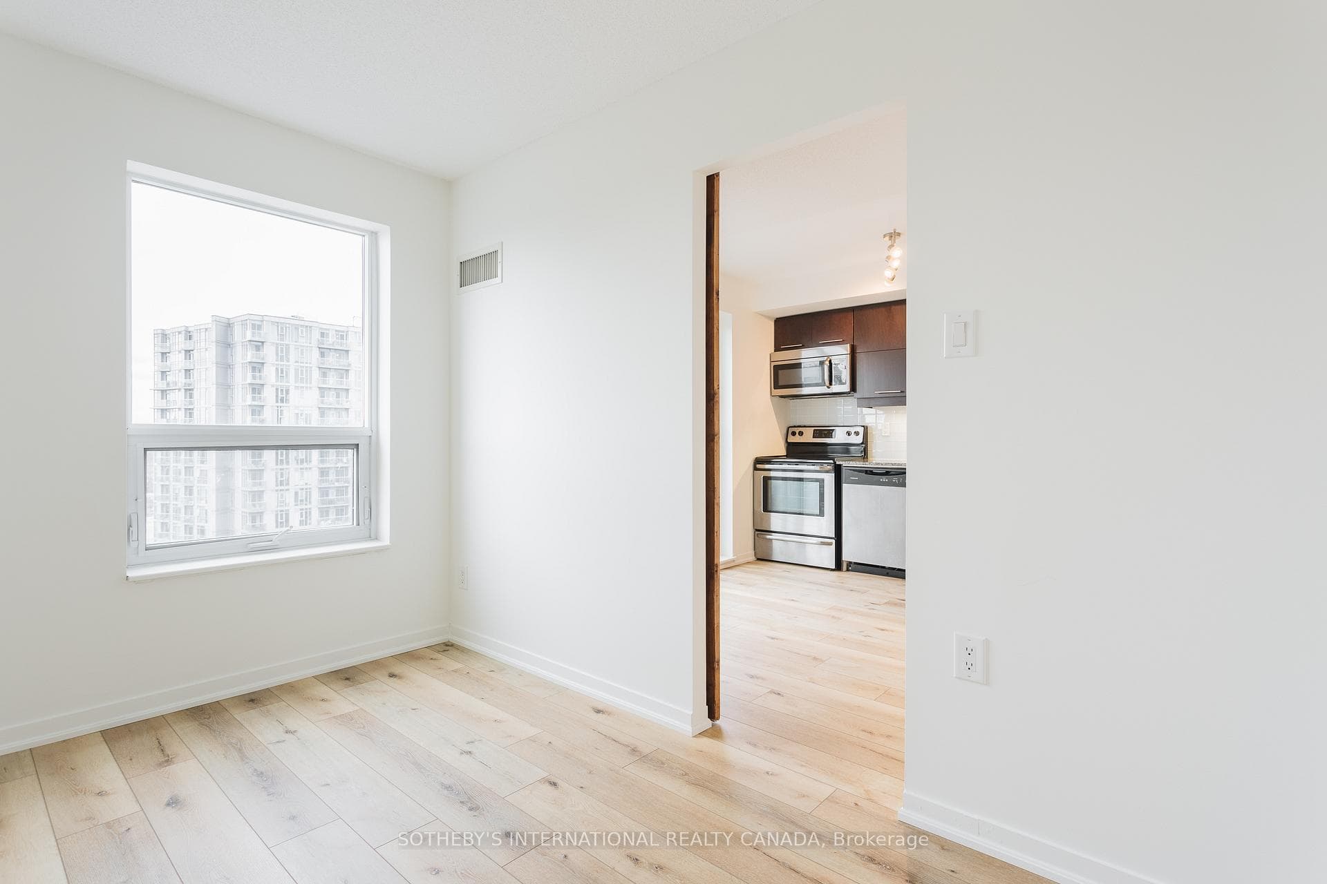 38 Joe Shuster Way Unit 1619 photo 6