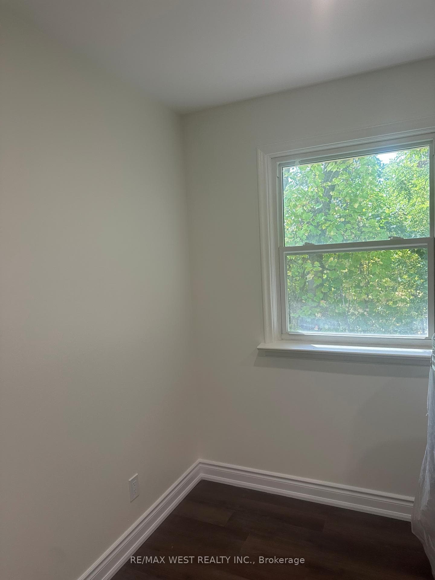 6398 Kingston Road photo 16