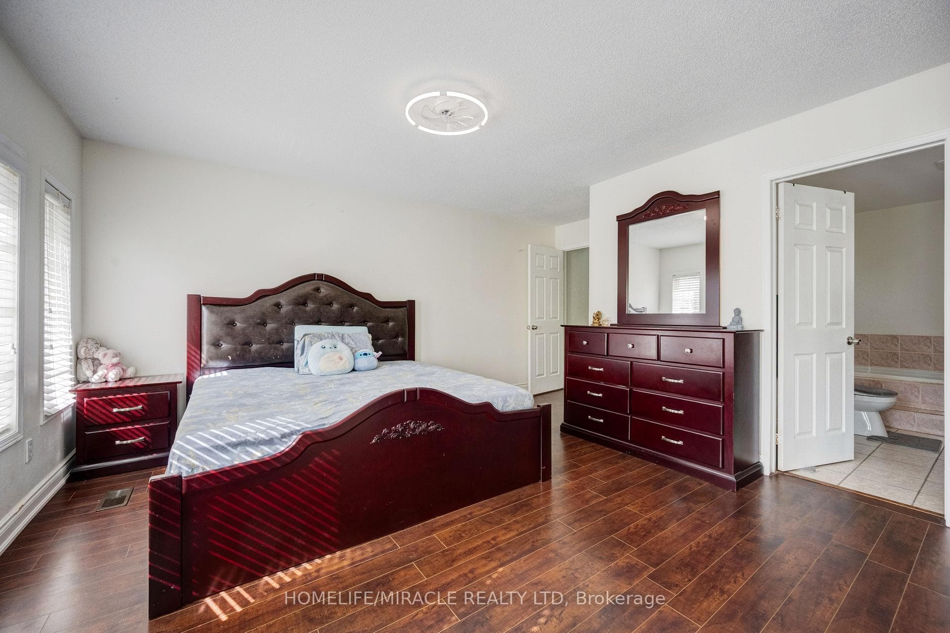 36 Herkes Drive photo 25