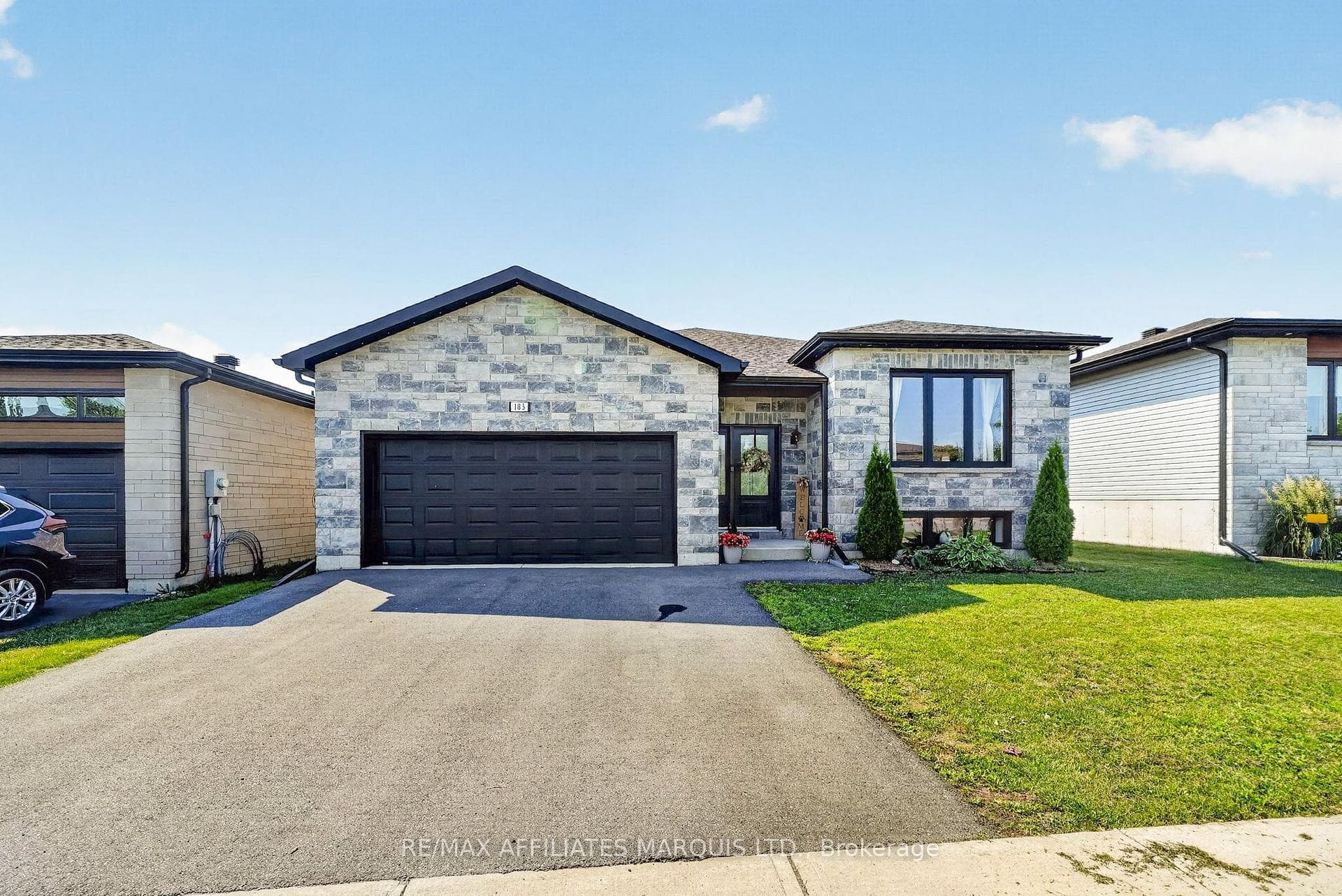 183 Emily Jade Crescent photo 1