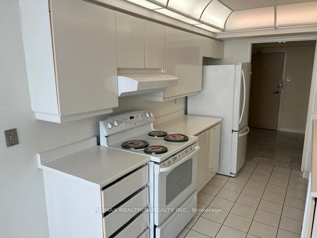 7 Townsgate Drive Unit 1014 photo 8