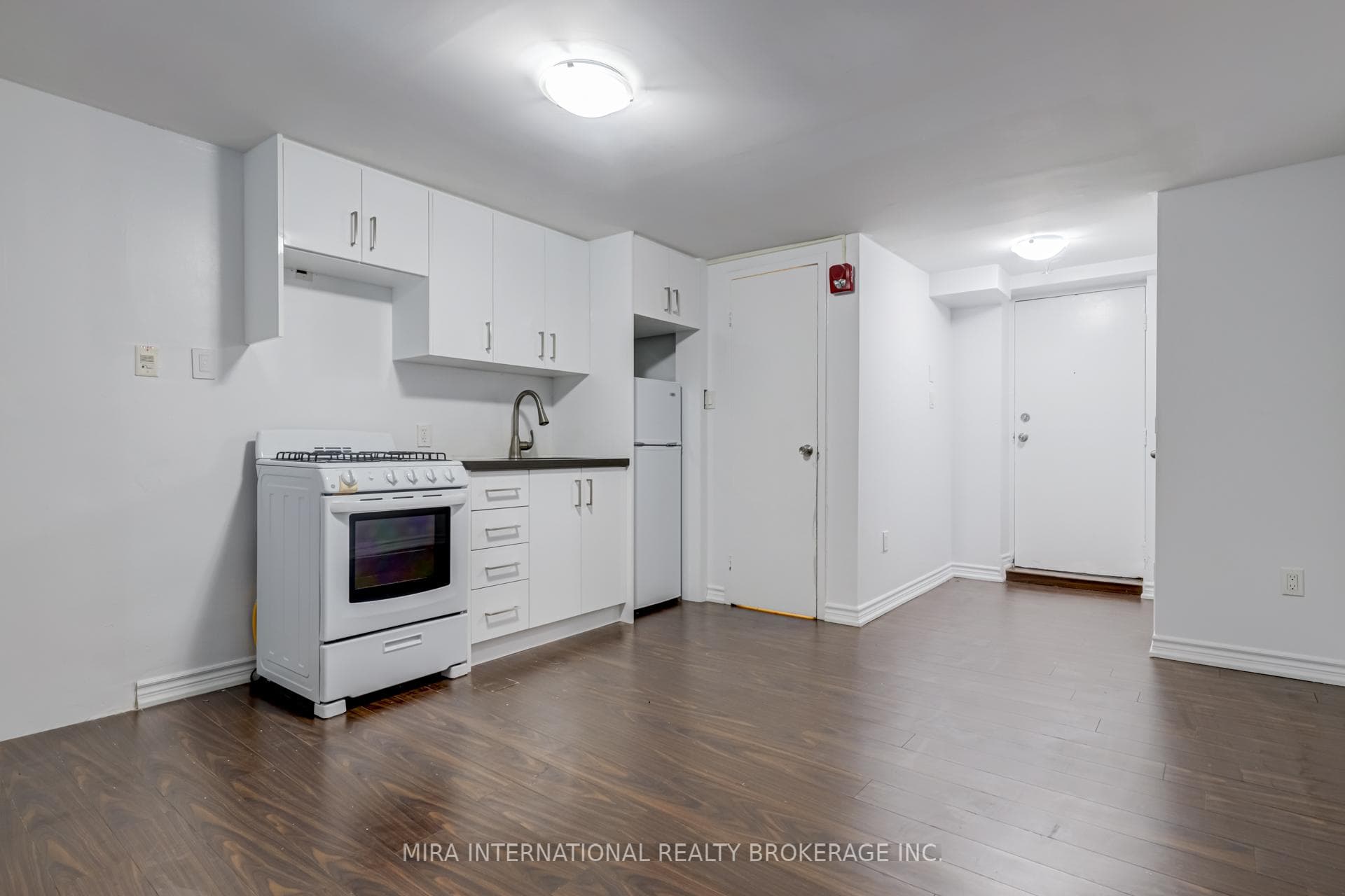 70 Melbourne Avenue Unit B1B photo 4