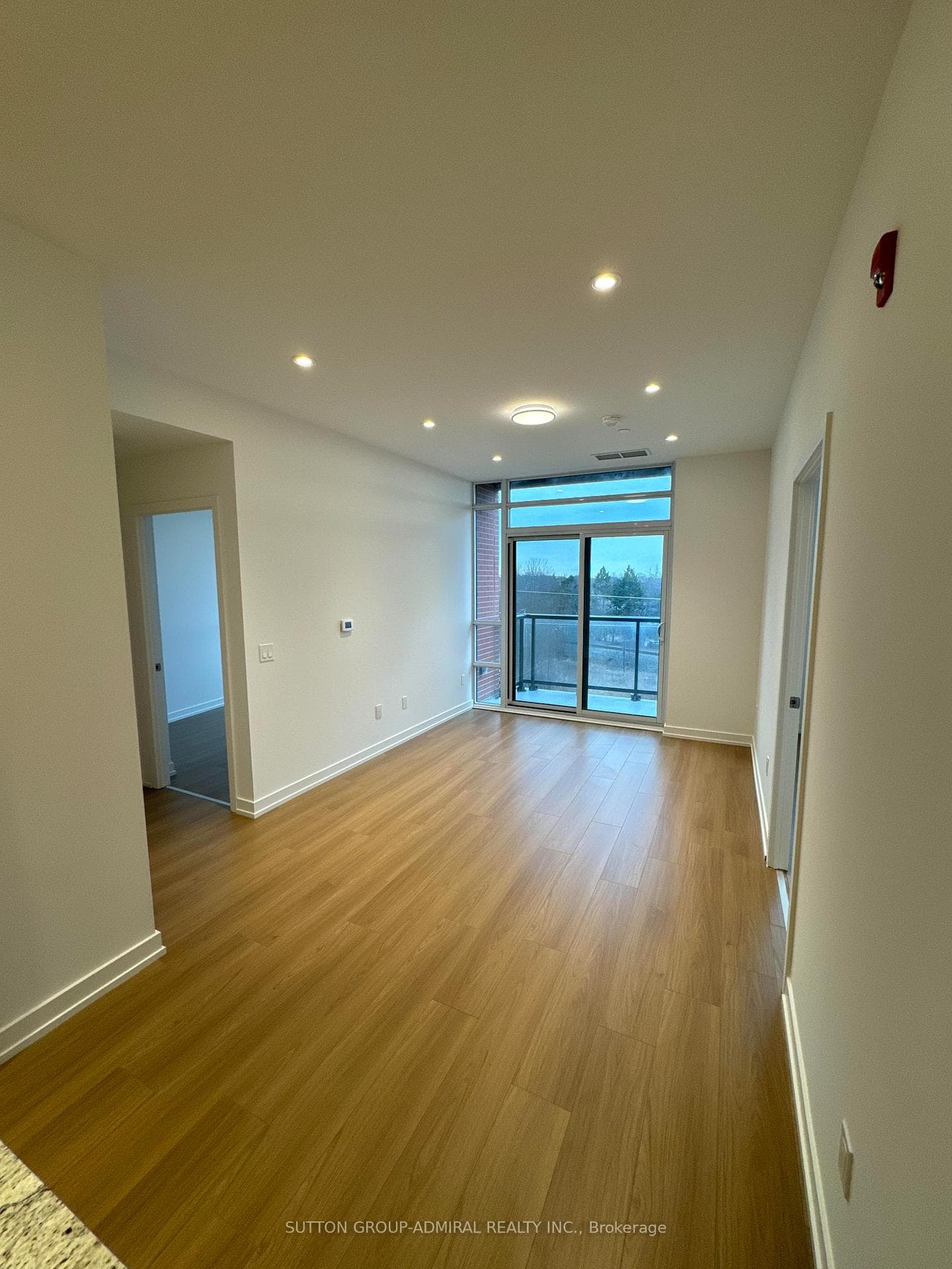 1010 Dundas Street Unit 514 photo 13