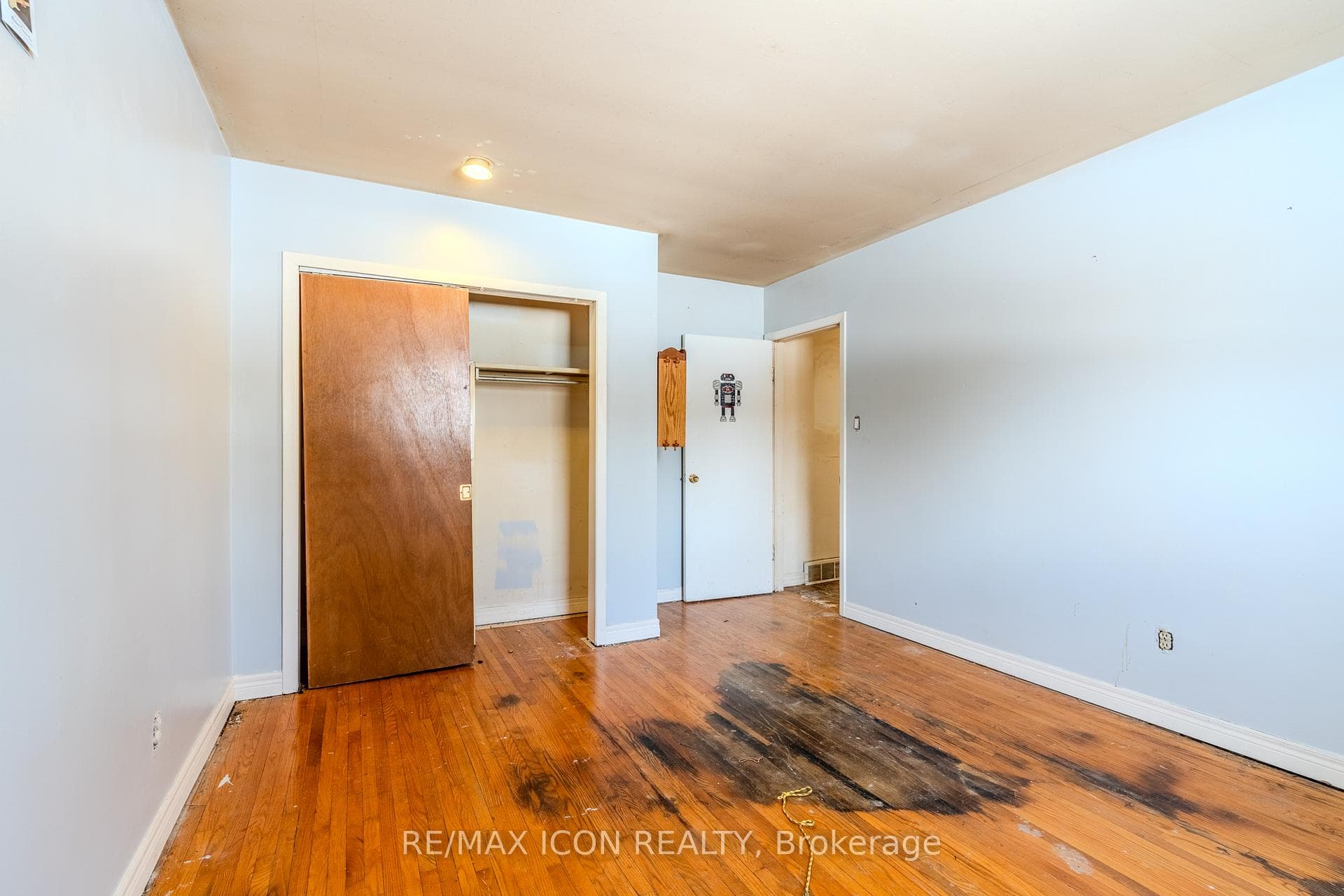 263 Fergus Avenue photo 7