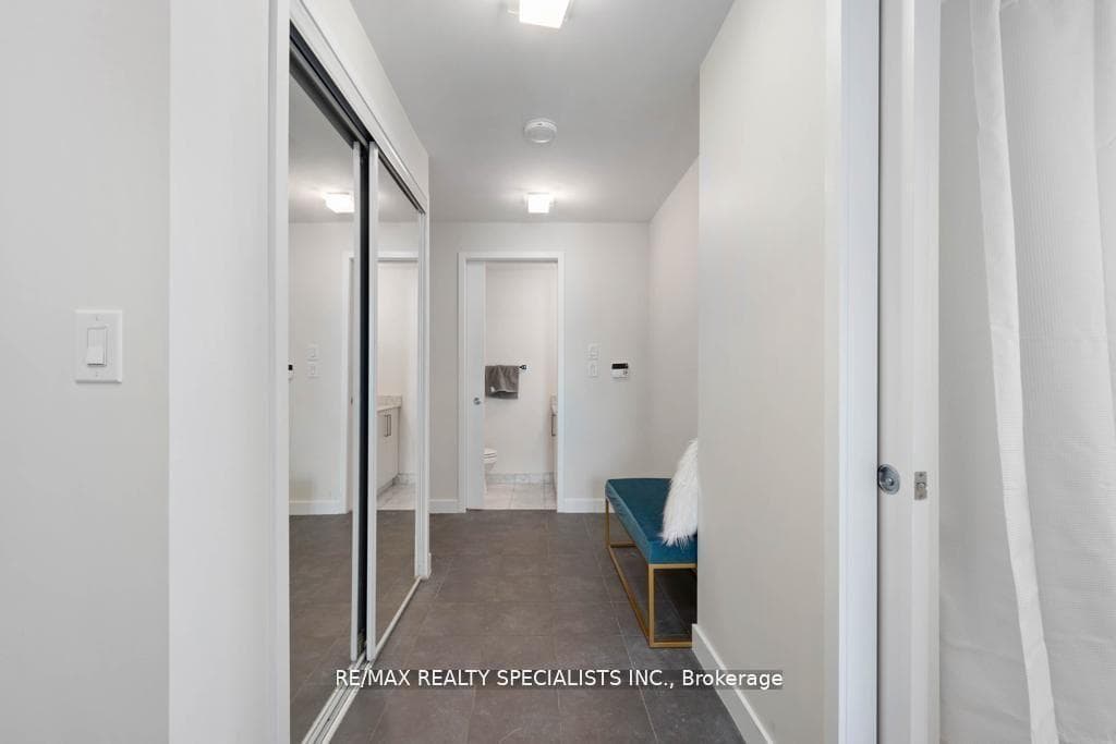 12 York Street Unit 3210 photo 10