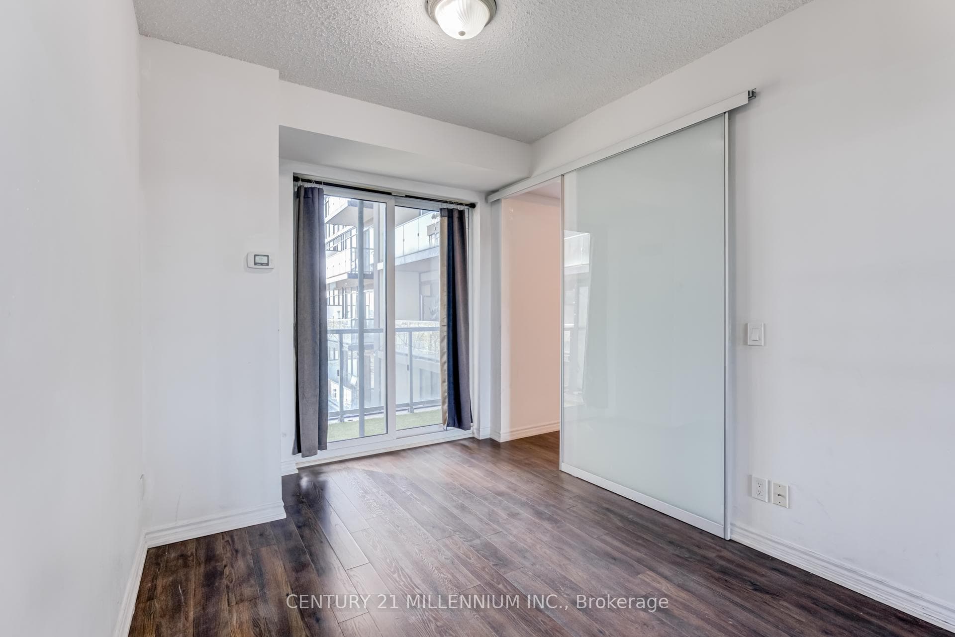 15 James Finlay Way Unit 821 photo 16