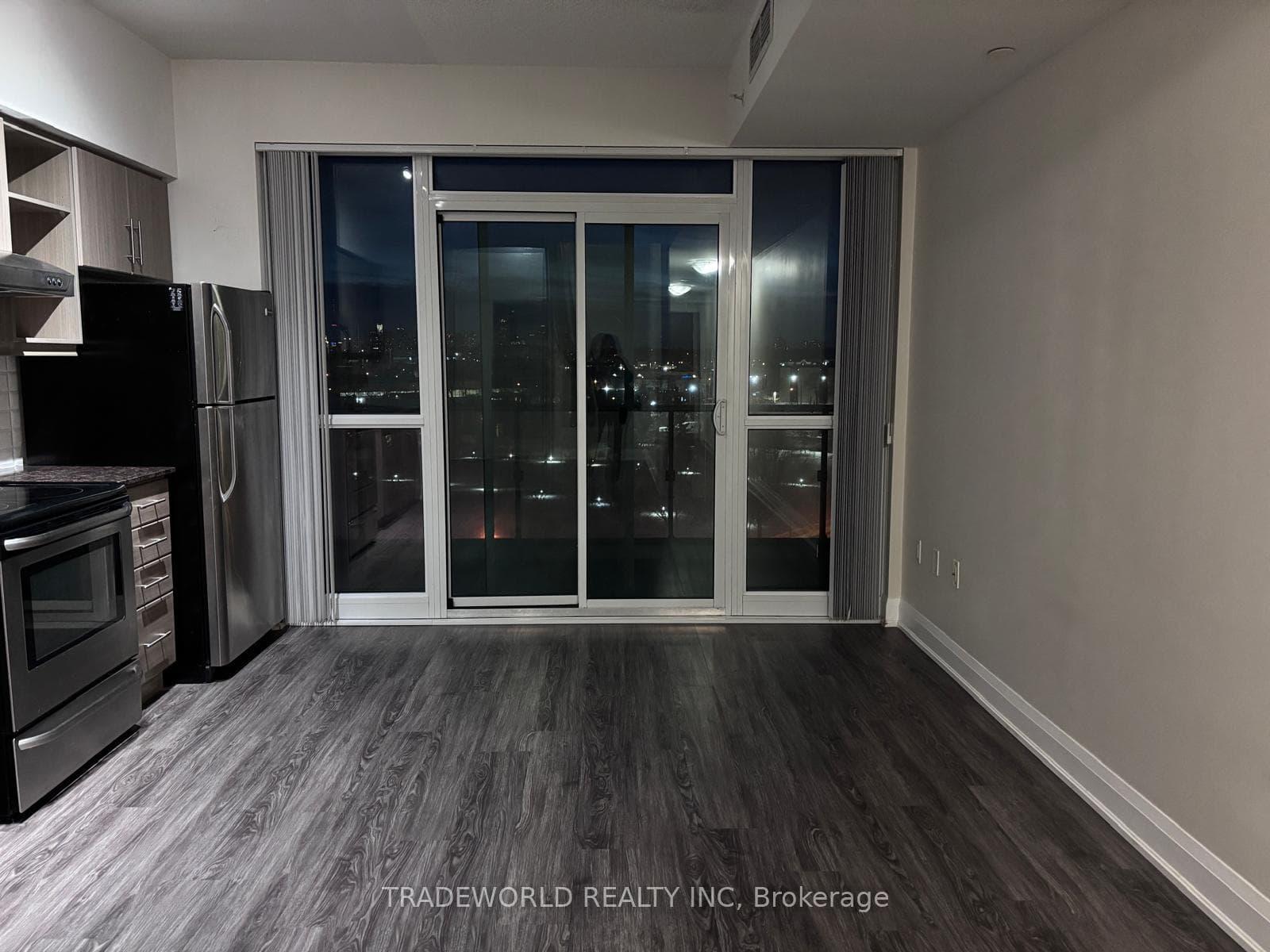 160 Vanderhoof Avenue Unit 508 photo 8