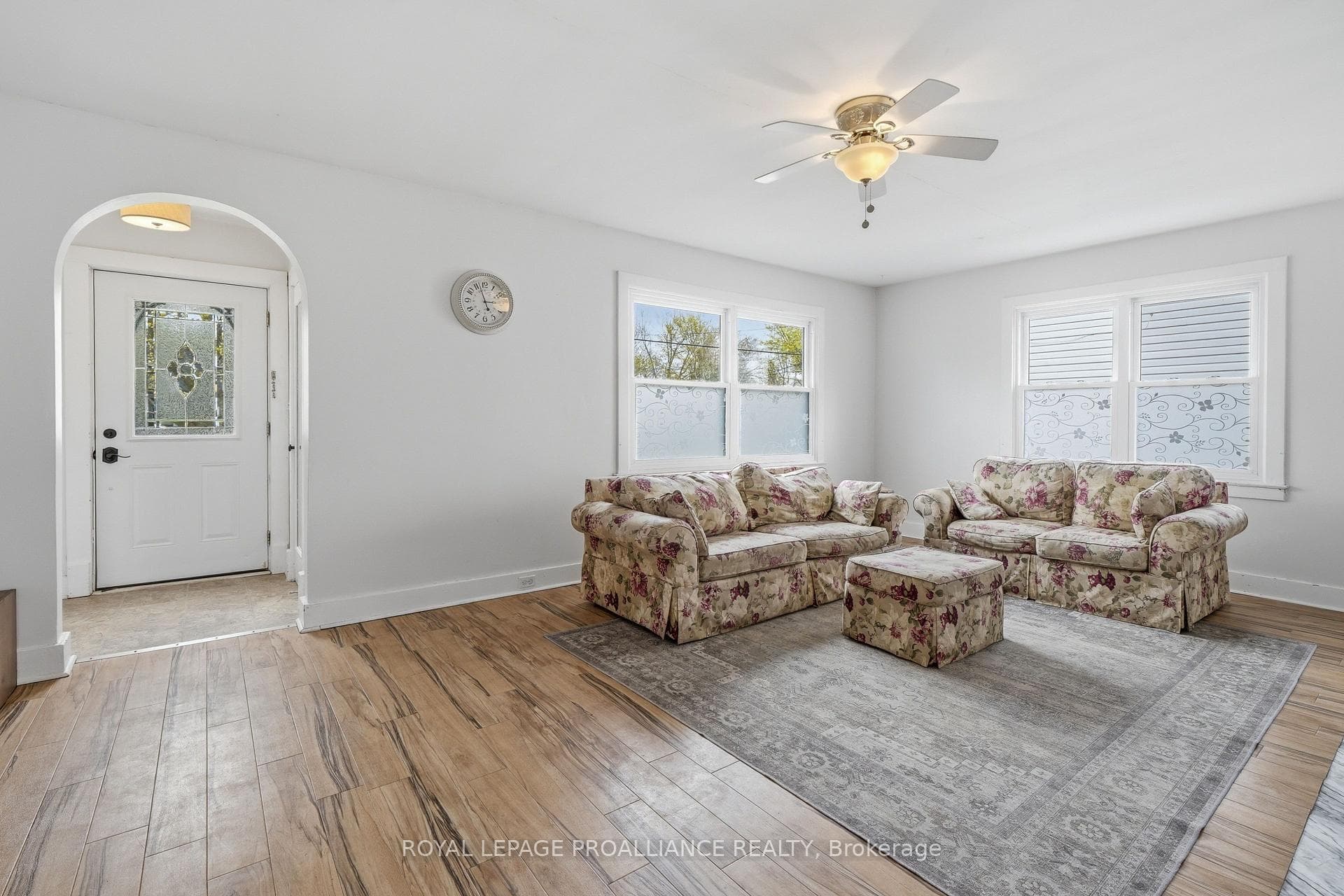 306 Dufferin Avenue photo 9