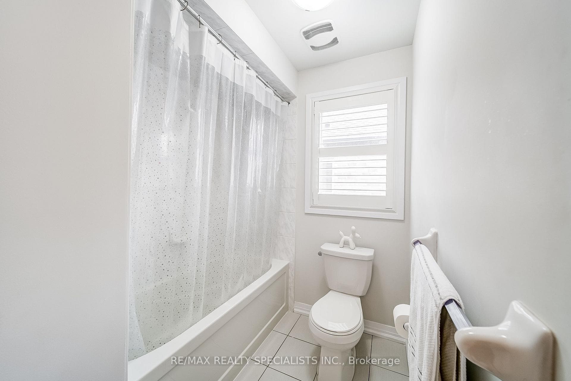 259 Chelsea Crescent photo 31