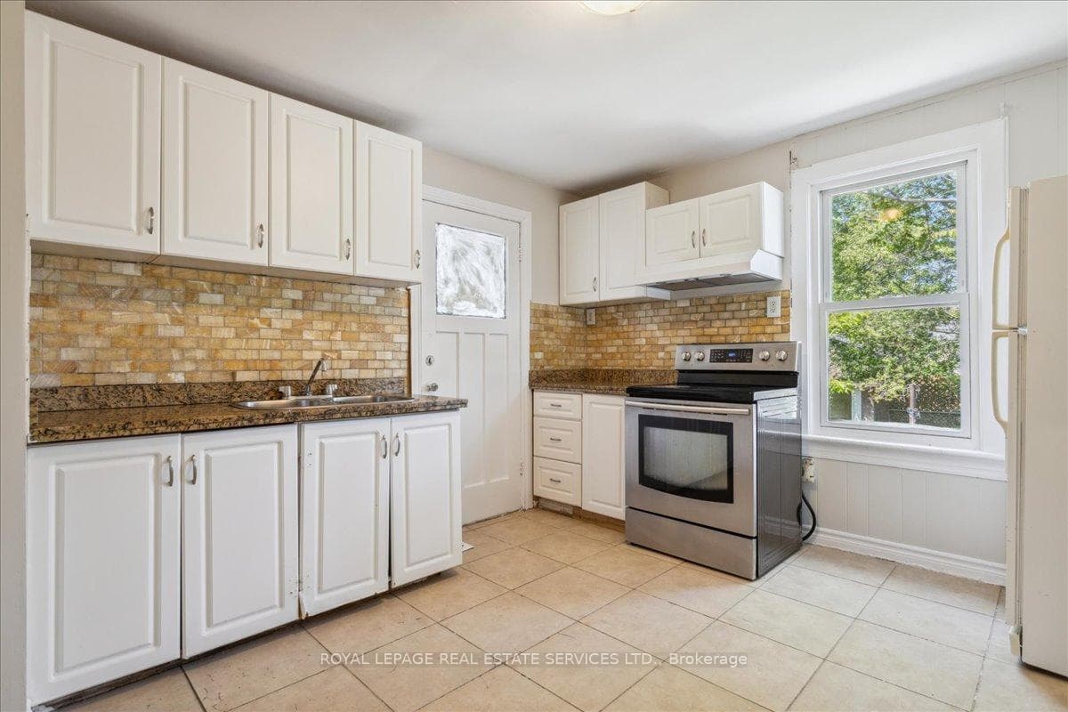 57 St Matthews Avenue photo 12