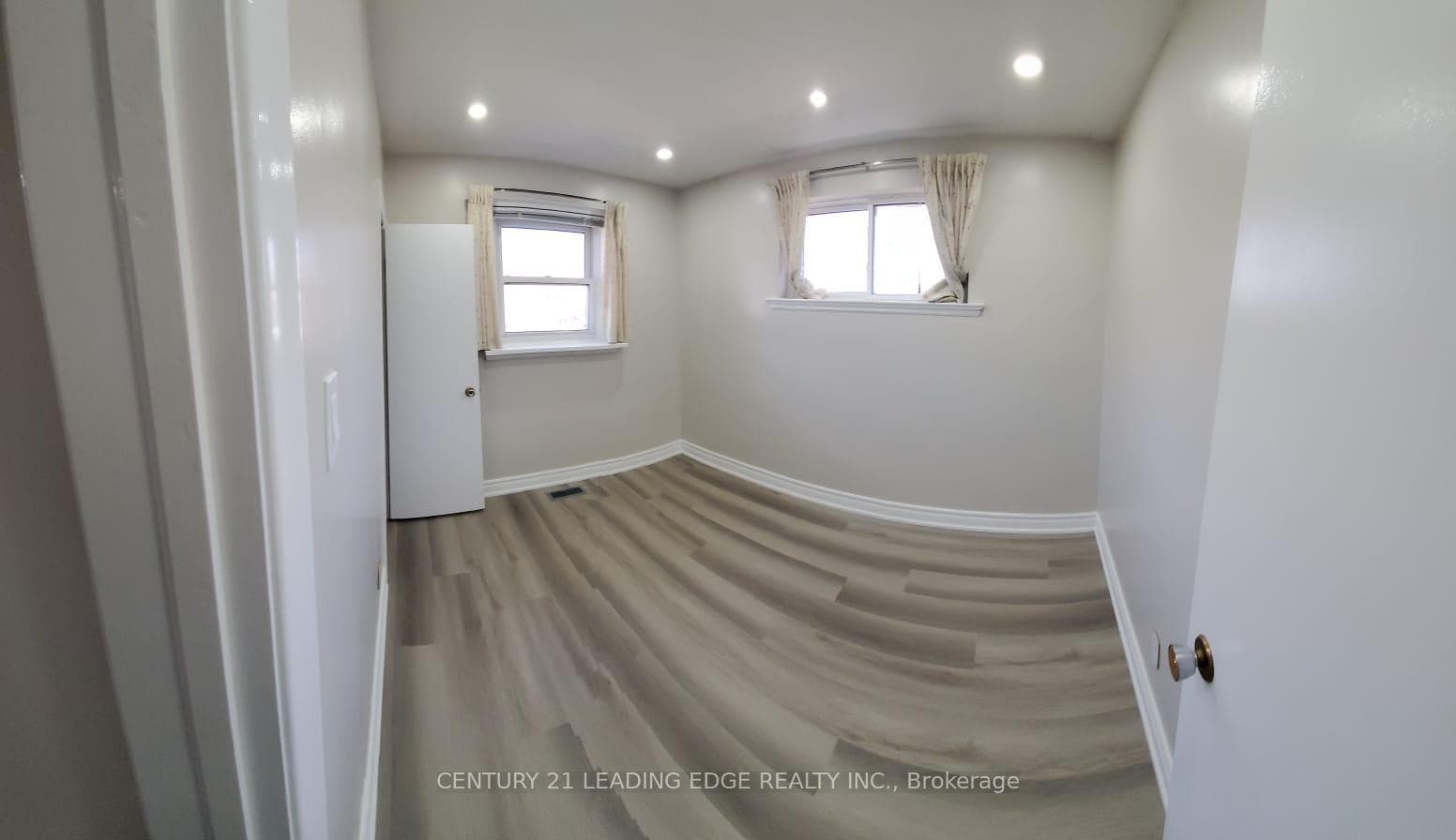 607 Kent Street Unit Main photo 7