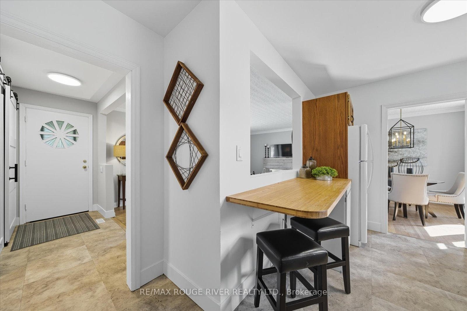 832 Hortop Street photo 21