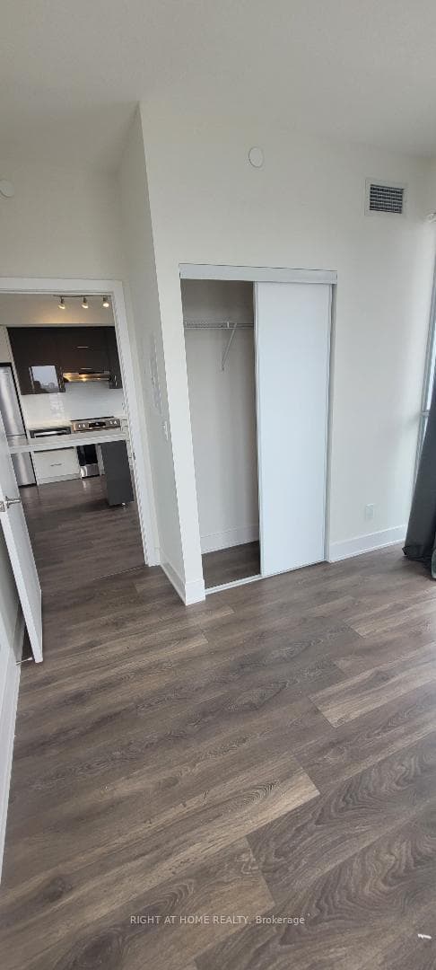 188 Fairview mall Drive Unit 1507 photo 5