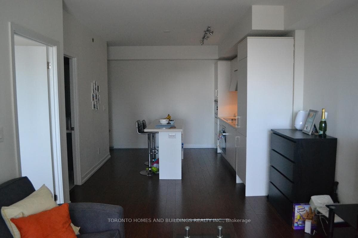 21 Widmer Street Unit 1710 photo 9