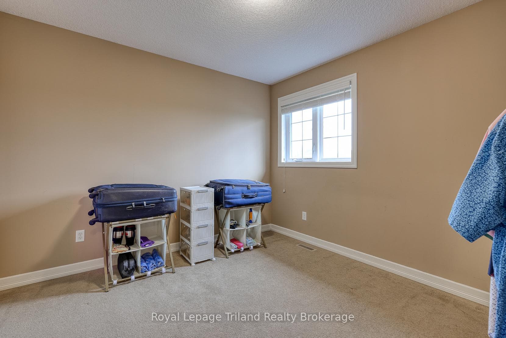 140 Cardinal Drive photo 26