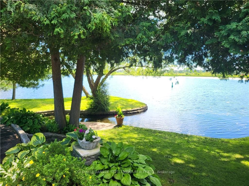 8 BAYVIEW Lane photo 3
