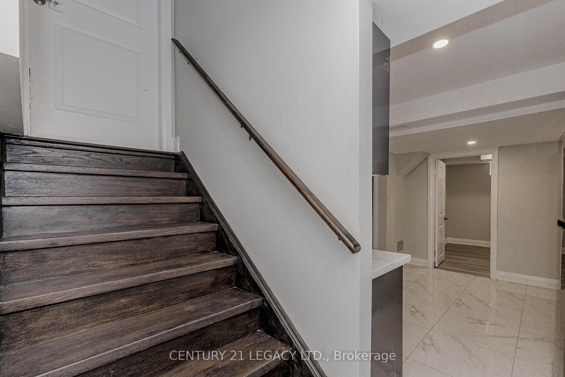 73 Brushwood Drive photo 34