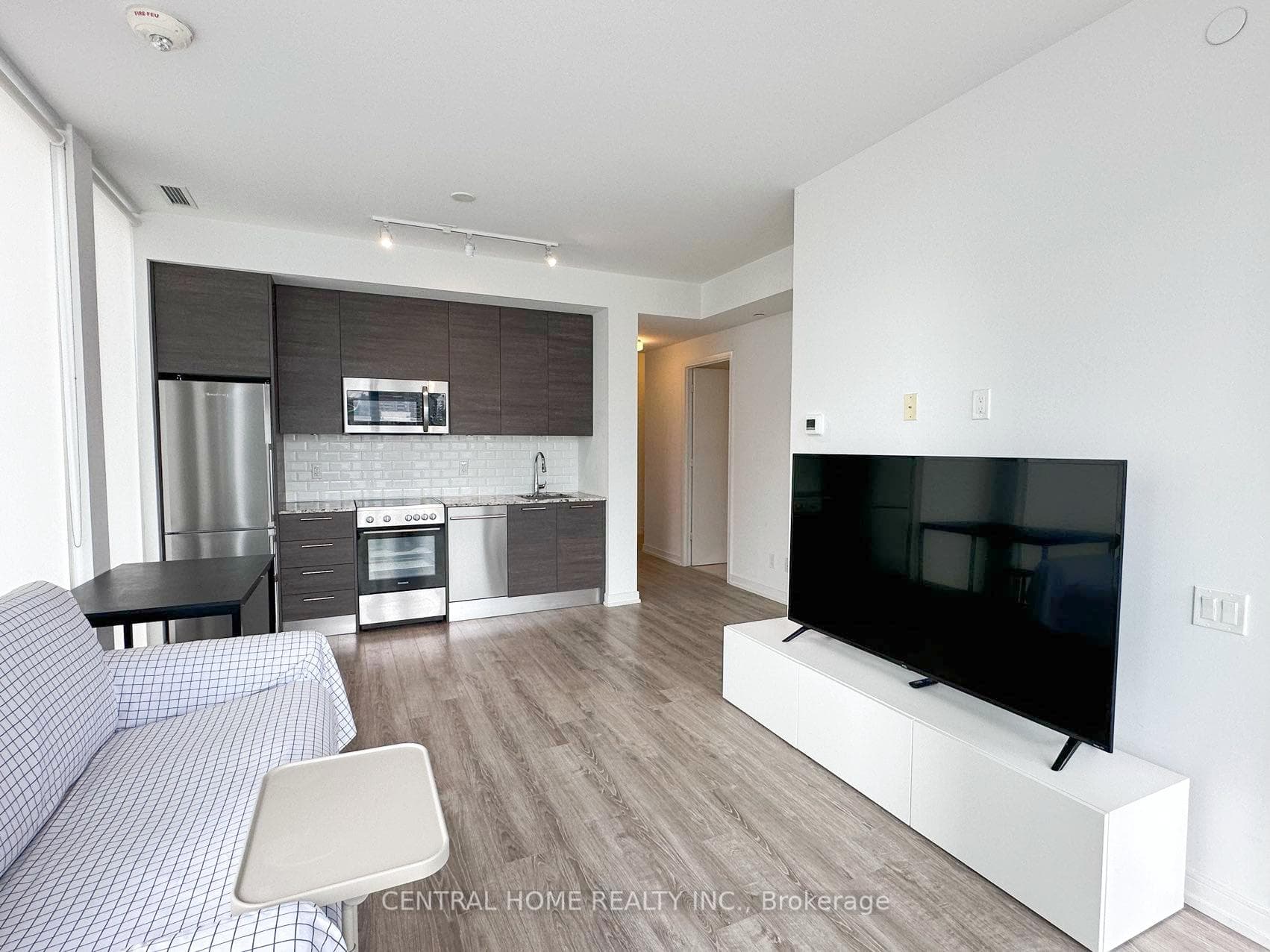 28 Wellesley Street Unit 1602 photo 1