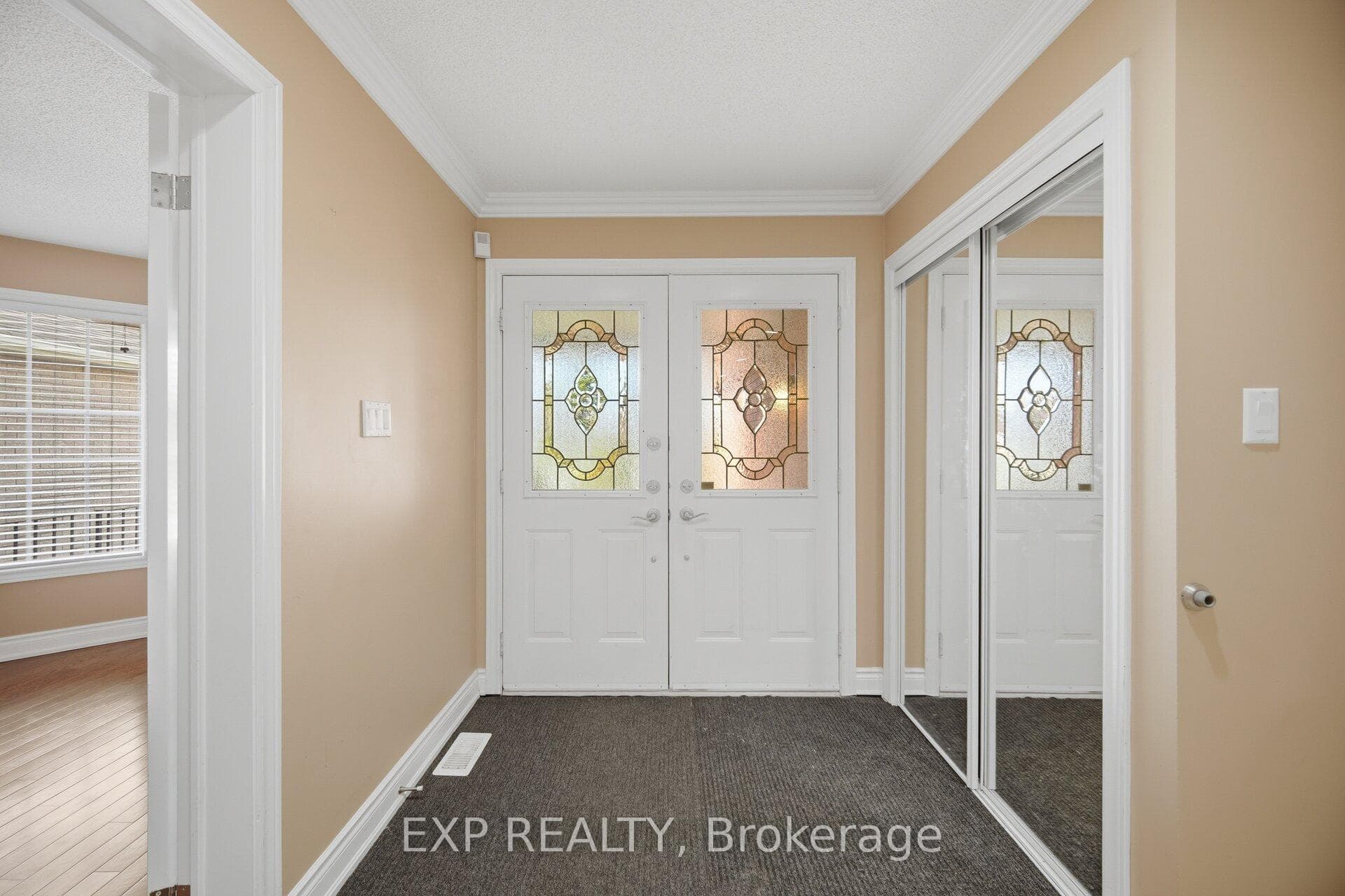 8912 Martin Grove Road photo 5