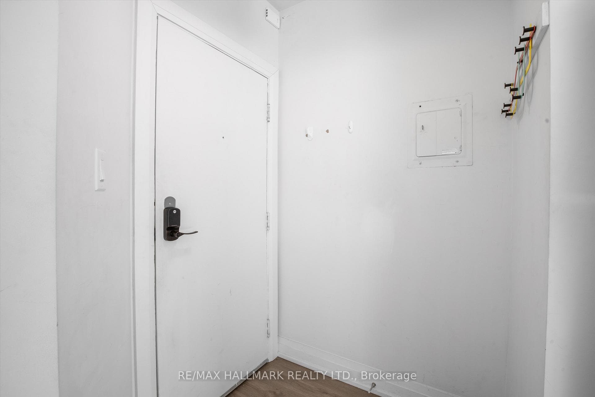 595 St Clair Avenue Unit 15 photo 5